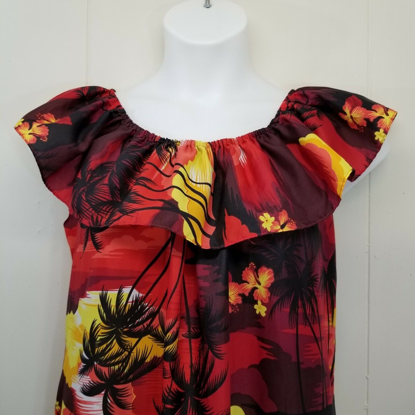 Vintage Helenas M Muu Muu Dress Traditional Hawaiian Red Yellow Suns Size M / US 6-8 / IT 42-44 - 3 Thumbnail