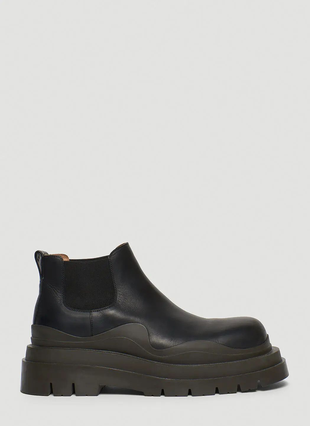 Bottega Veneta o1w1db10425 Tire Chelsea Ankle Boots in Black Size US 6 / EU 39 - 1 Thumbnail