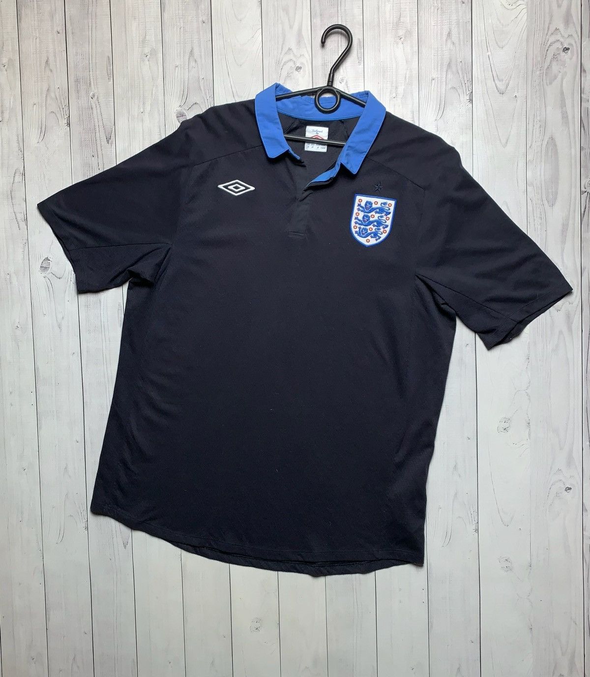 Umbro × Vintage Vintage Umbro England polo jersey soccer size L black Size US L / EU 52-54 / 3 - 1 Thumbnail