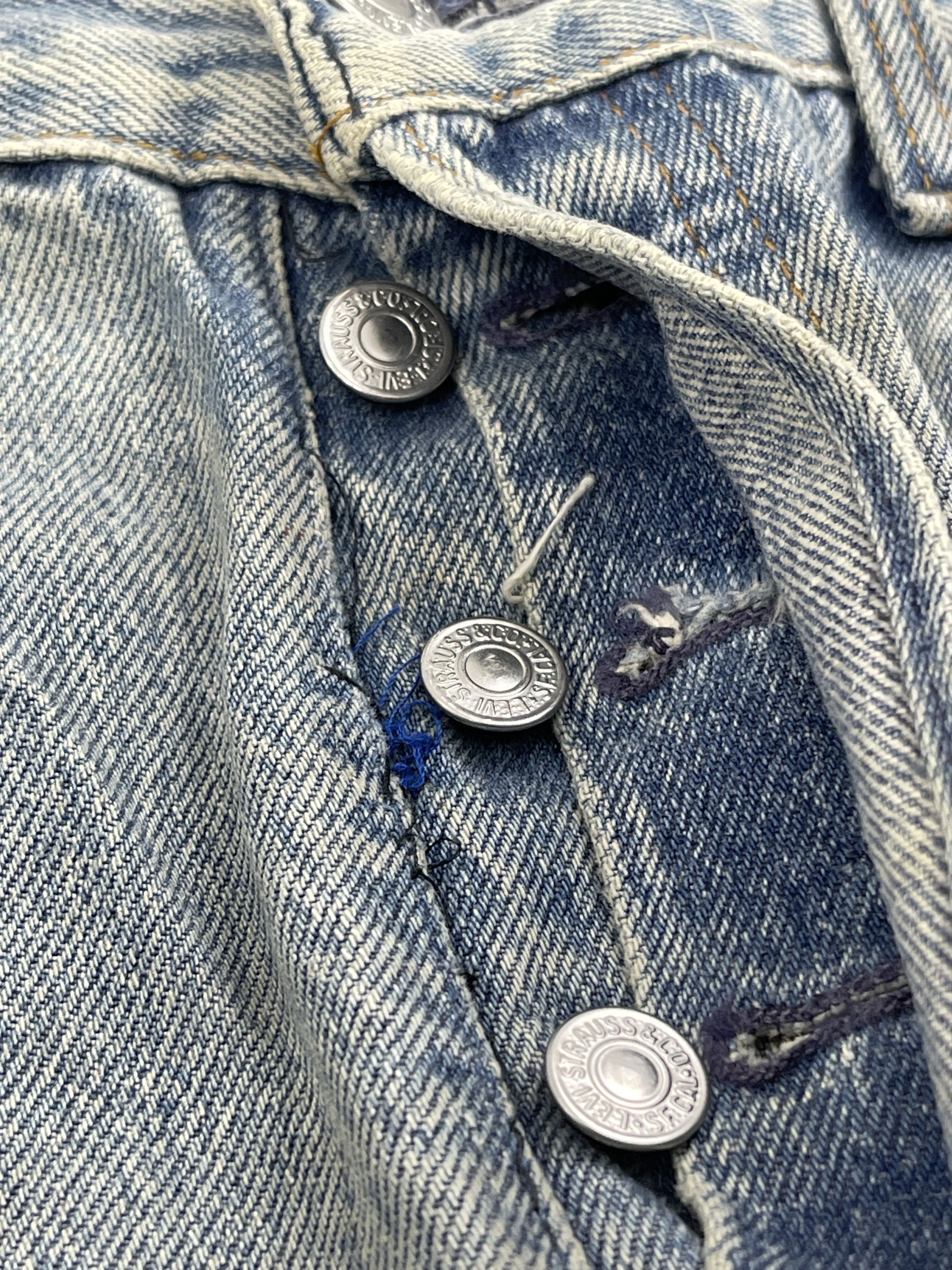 Levi's × Vintage Vintage 90s Levis 501 Light Blue Washed Jeans Size US 33 - 11 Thumbnail