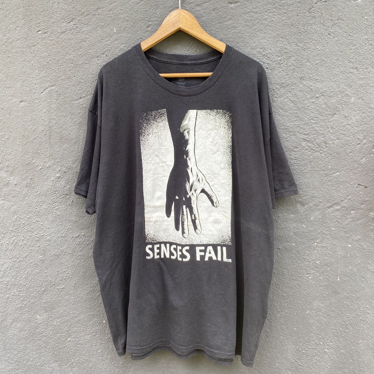 Band Tees Vintage Y2K Faded Senses Fail Post Hardcore ERD GRUNGE TEE Size US XXL / EU 58 / 5 - 1 Thumbnail