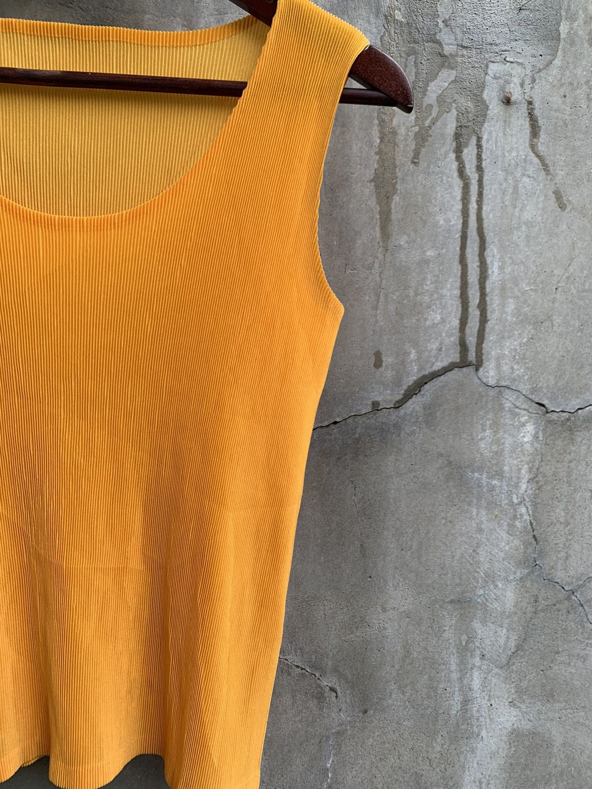 Pleats Please Issey Miyake Pleated Sleeveless Top Size S / US 4 / IT 40 - 3 Thumbnail