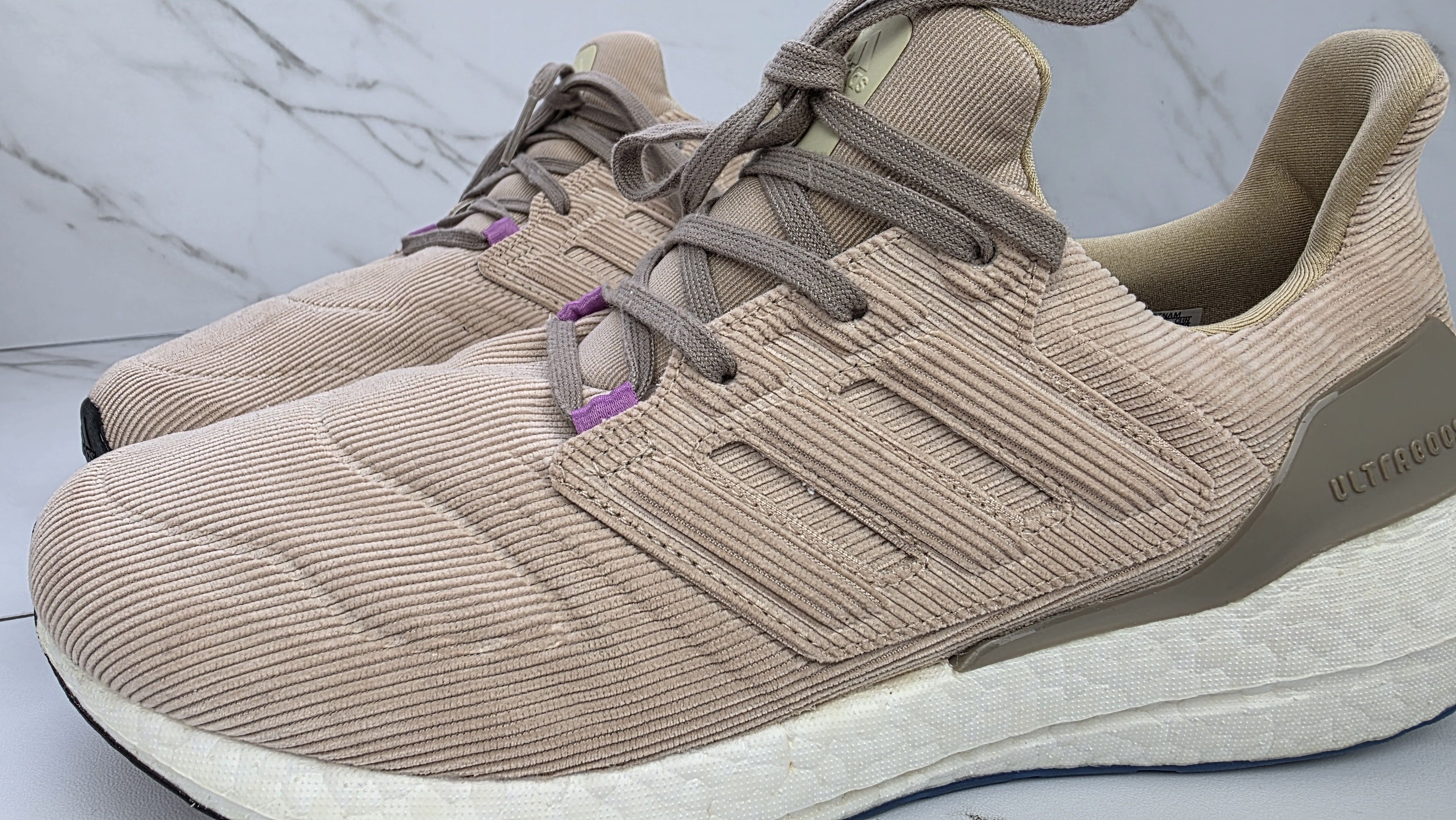 Adidas Adidas Ultraboost 22 Size US 10 / EU 43 - 3 Thumbnail