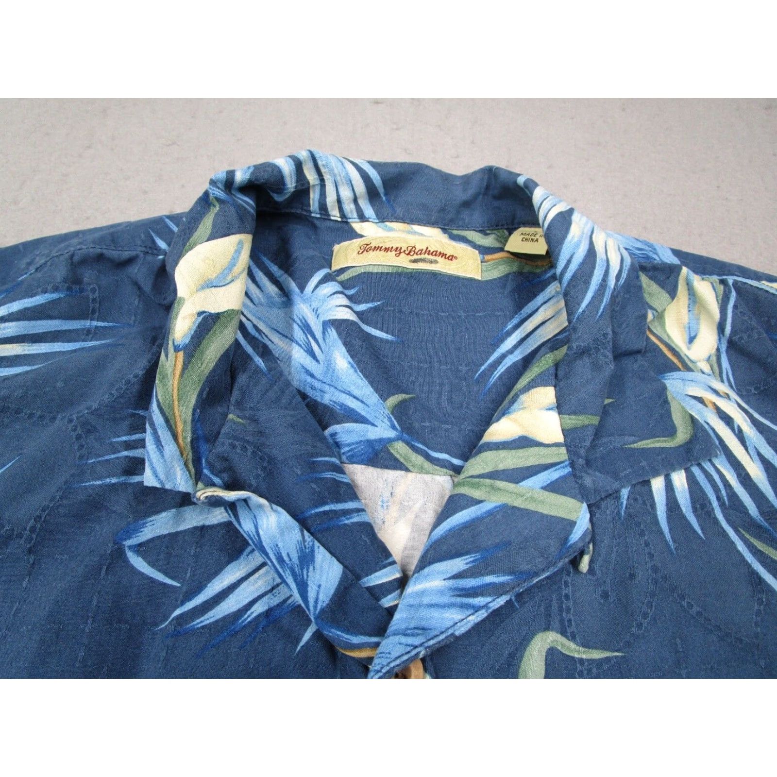 Tommy Bahama TOMMY BAHAMA Shirt Mens Large Blue Floral Button Up Silk Camp Loop Collar Size US L / EU 52-54 / 3 - 3 Thumbnail