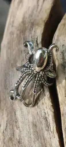 Jewelry Silver Octopus Ear Cuff (1pairs） Size ONE SIZE - 3 Thumbnail