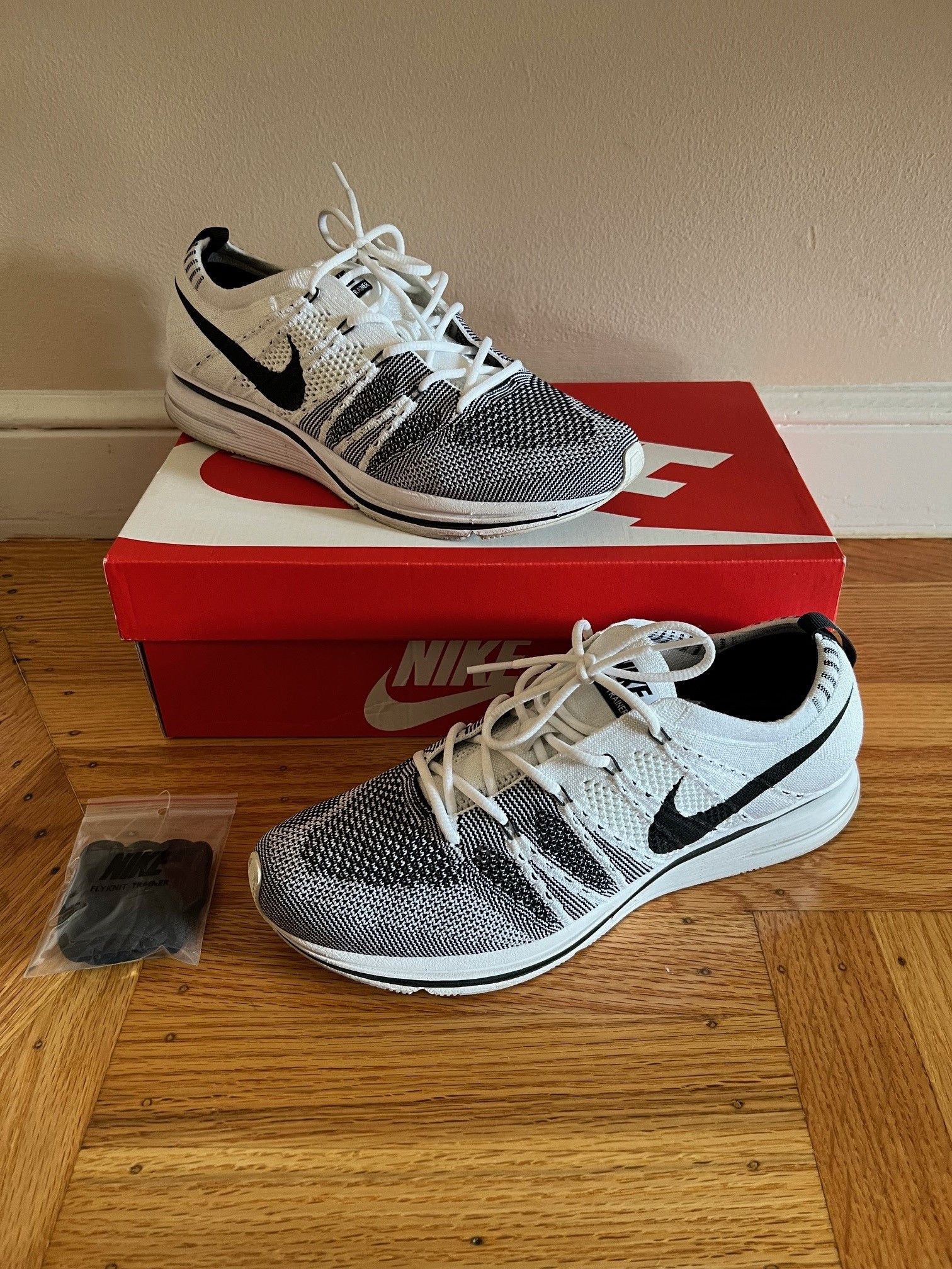 Nike flyknit trainer size 9 on sale