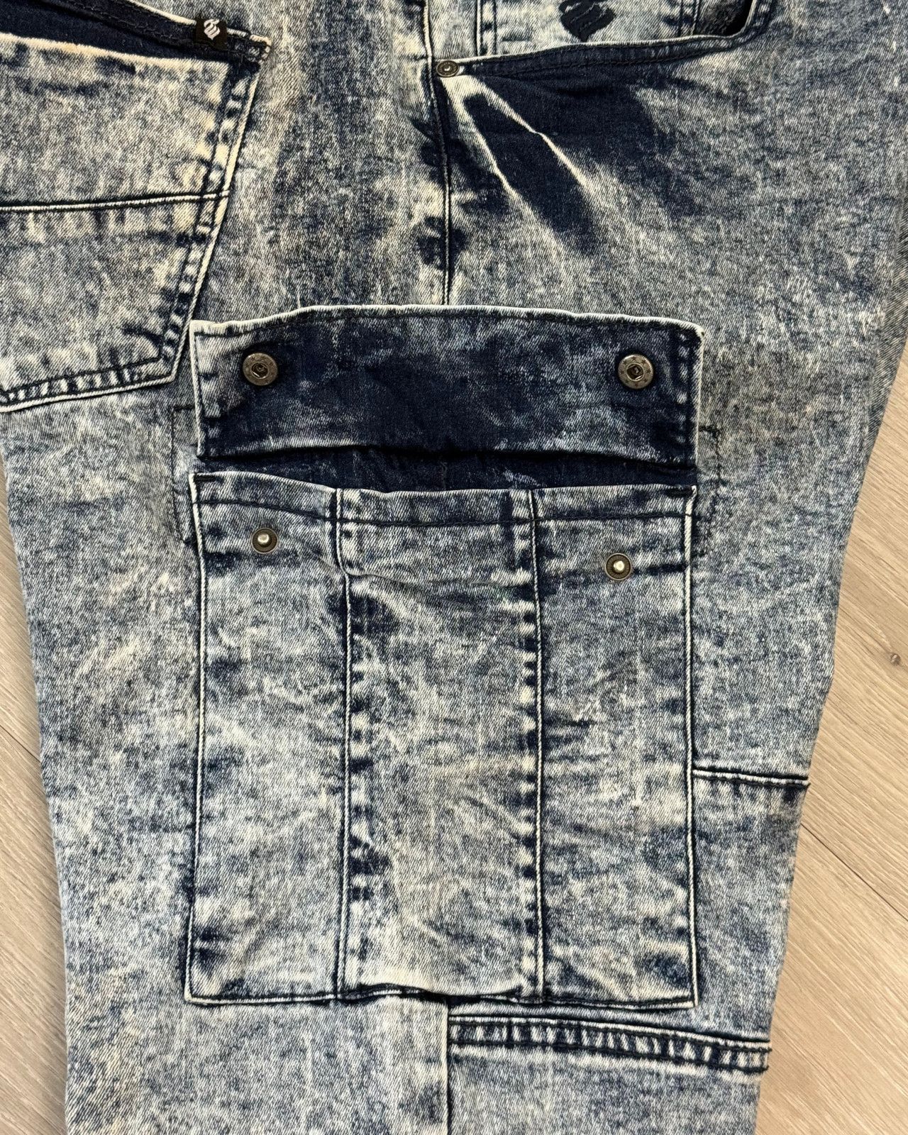 Rocawear Vintage Rocawear Acid Wash Denim Cargo Shorts - Size 41 Size US 41 - 7 Thumbnail