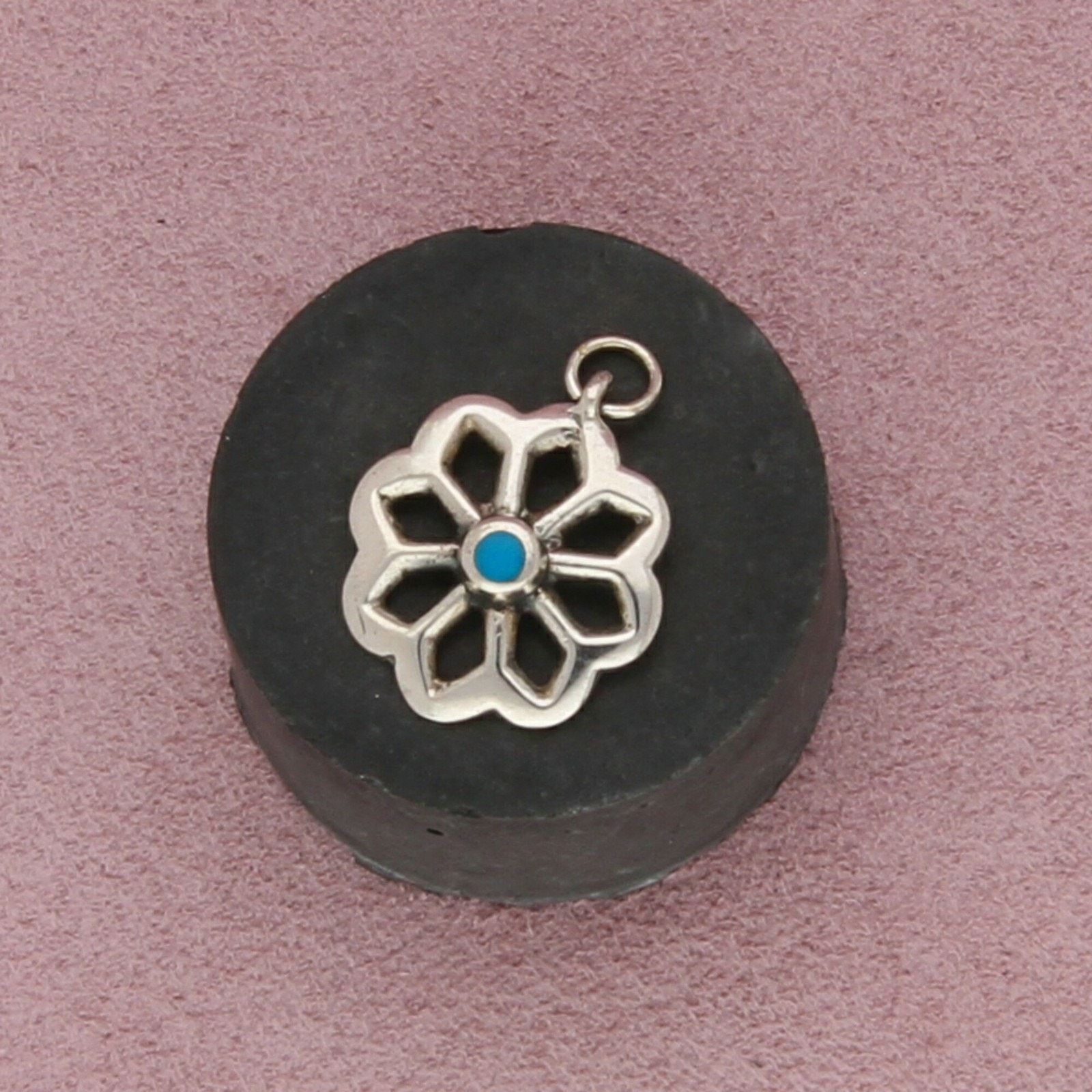 Native navajo sterling silver vintage turquoise flower pendant Size ONE SIZE - 1 Thumbnail