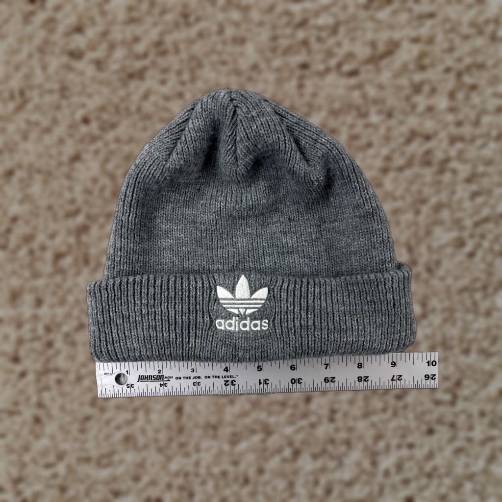 Adidas ADIDAS Beanie Toque Hat Womens One Size Gray Logo Knit 100% Acrylic Ski Winter Soft Warm Size ONE SIZE - 1 Thumbnail