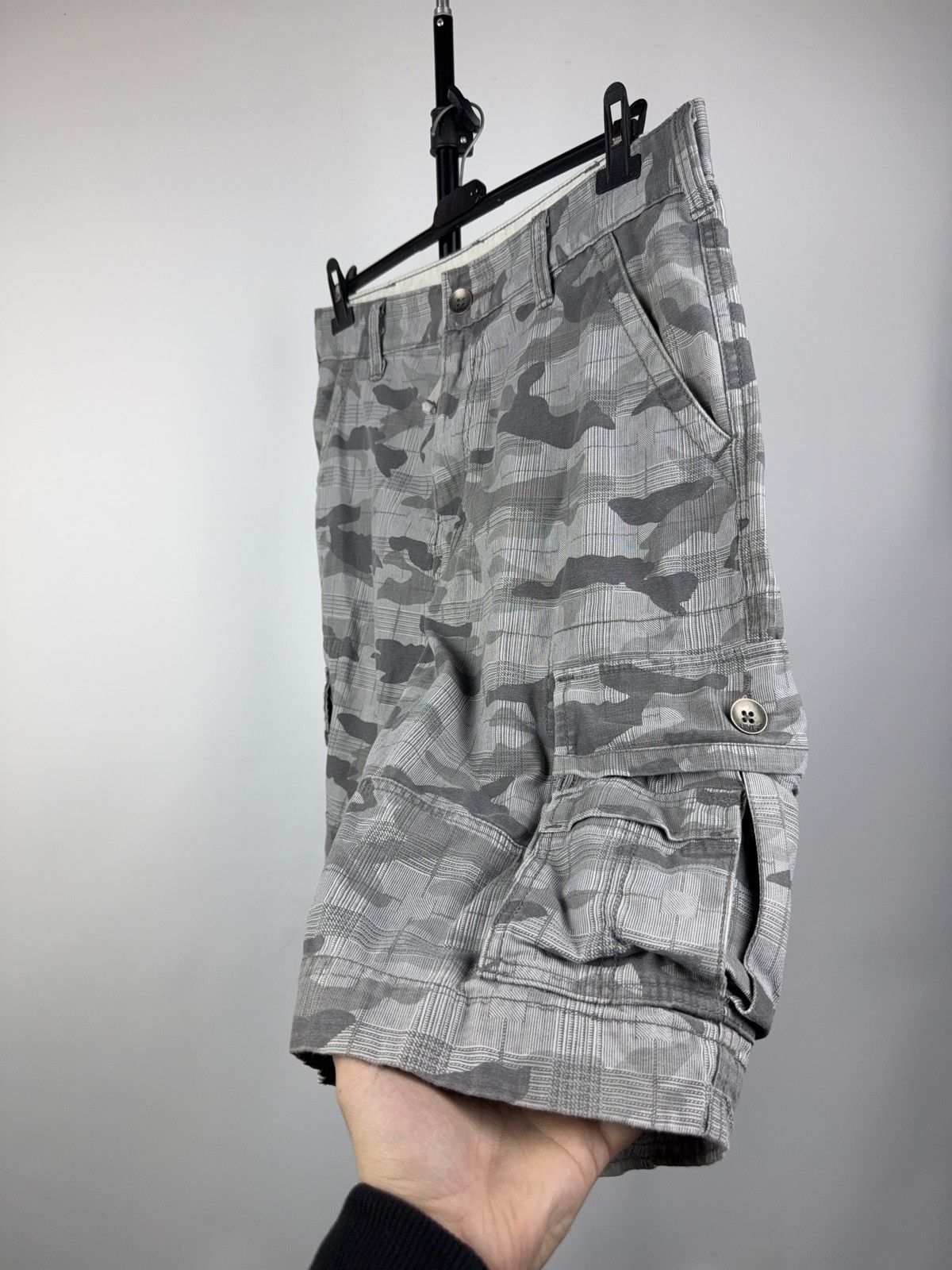 Levi's Retro 00s Levi’s Cargo Shorts Millitary Camo Plaid Utility Size US 34 / EU 50 - 3 Thumbnail