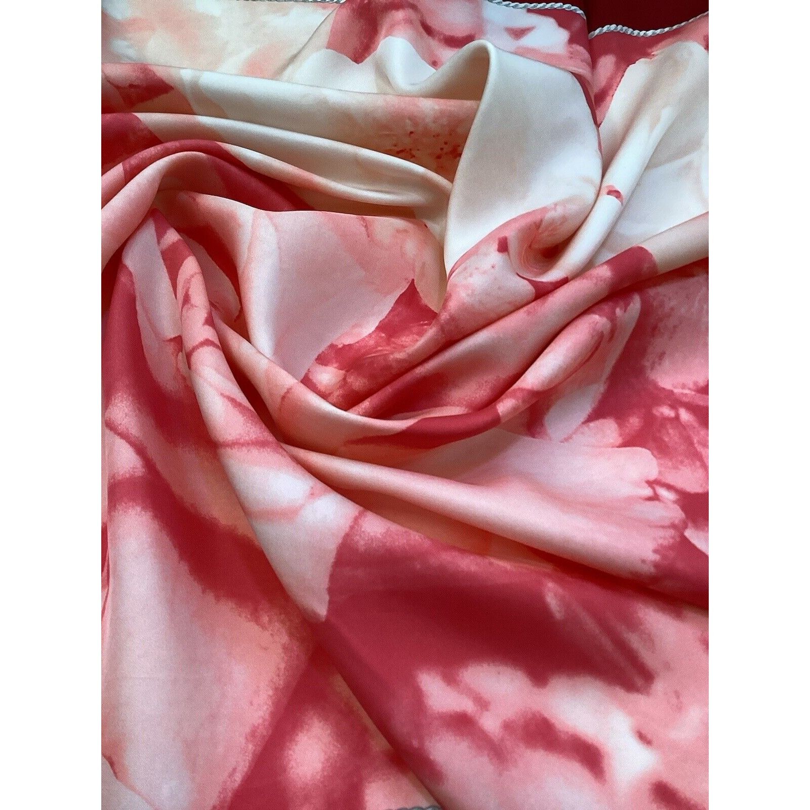 Ferre FERRE Red Floral Silk Scarf Made In Italy 34.5" - 33´´ EX CO Size ONE SIZE - 4 Thumbnail
