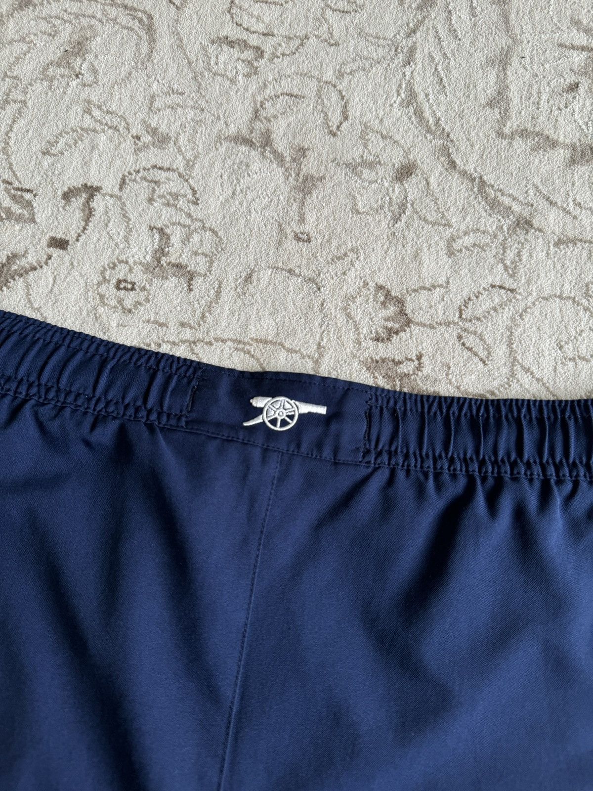 Nike Vintage Nike Arsenal Nylon Track Shorts Soccer Football Size US 36 / EU 52 - 14 Thumbnail
