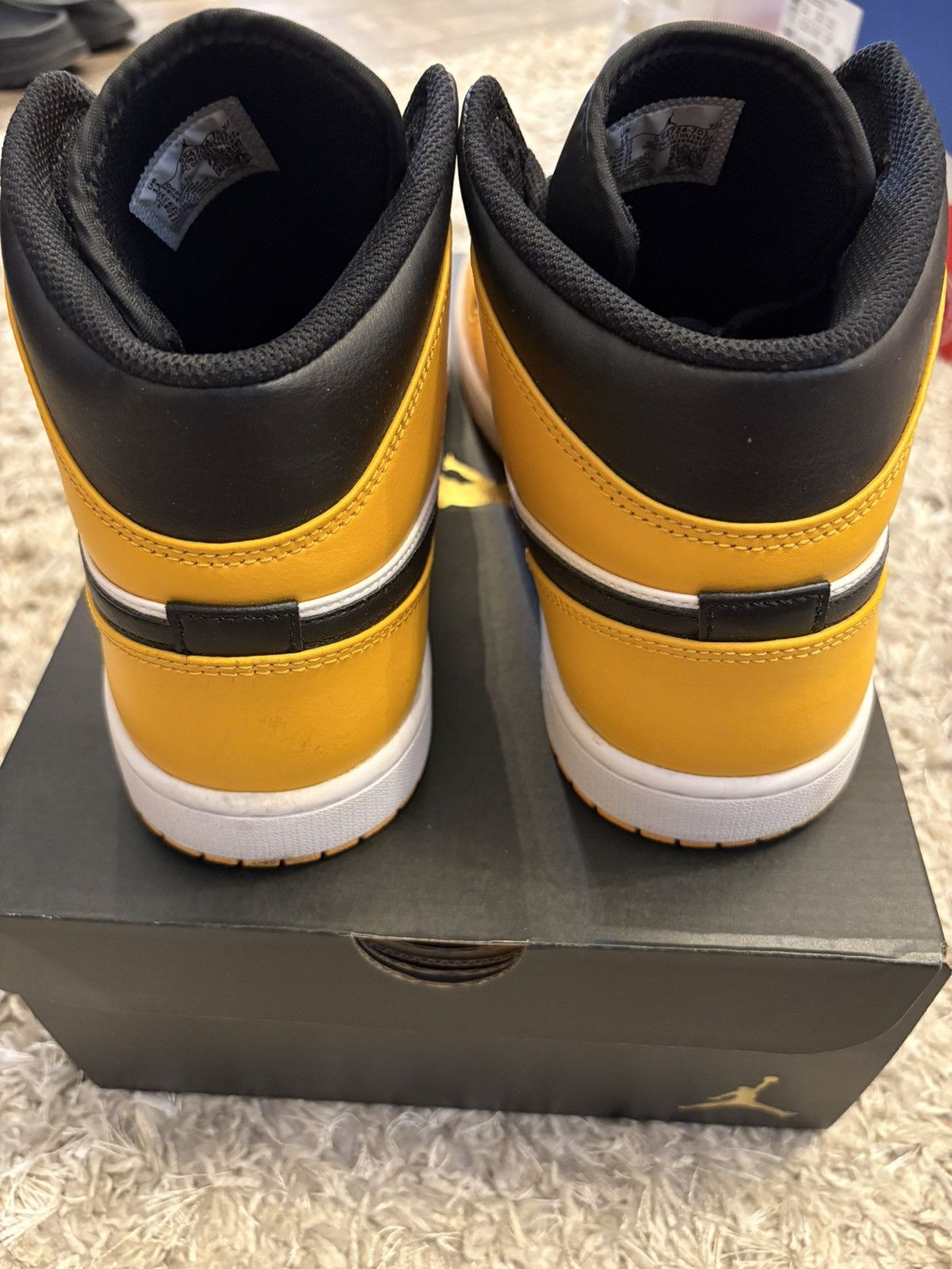 Jordan Brand Air Jordan 1 Mid Size US 11 / EU 44 - 4 Thumbnail