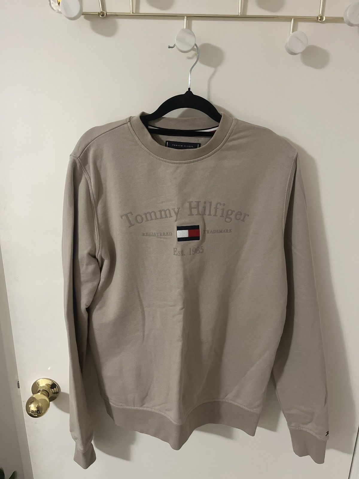 Tommy Hilfiger Beige Tommy Hilfiger Sweatshirt Size S / US 4 / IT 40 - 1 Thumbnail