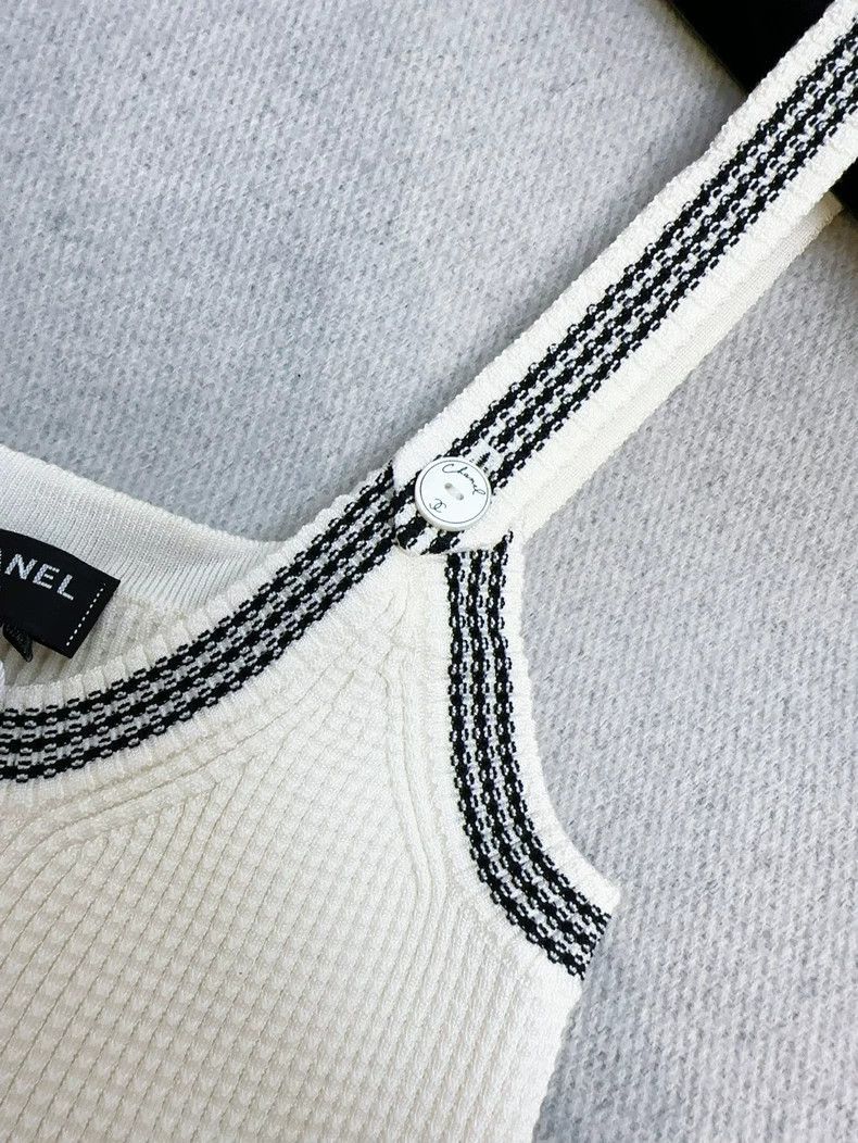 Chanel Chanel 22C White Knit Tank Top Size M / US 6-8 / IT 42-44 - 3 Thumbnail