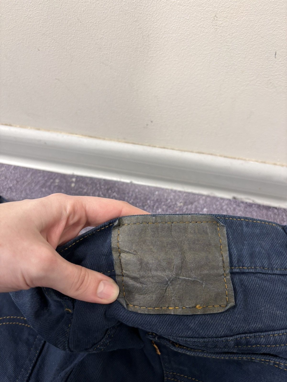 Levi's Vintage 1990s Levi’s 550 Orange Tab Navy Blue Denim Jeans Size US 42 / EU 58 - 7 Thumbnail