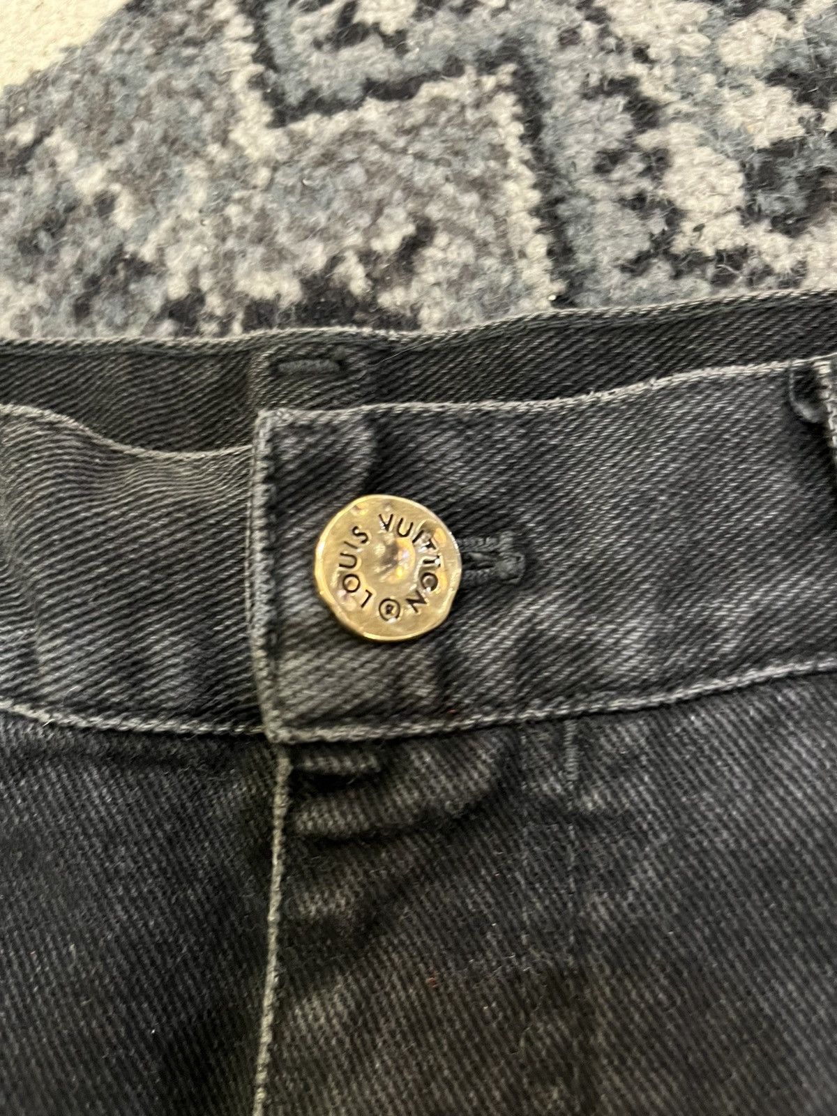 Louis Vuitton NEW LV EXCLUSIVE BLACK CARPENTER SHORTS Size US 31 - 4 Thumbnail