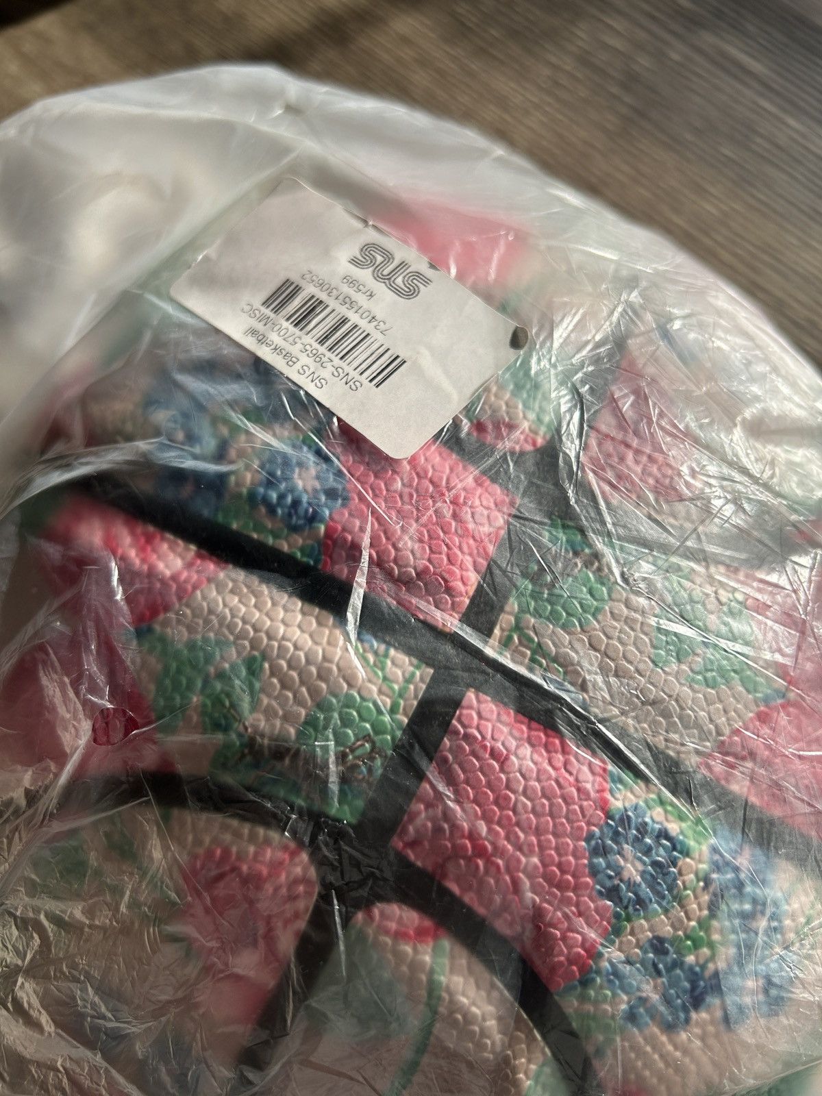 Sneakersnstuff Sneakersnstuff tie dye basketball SNS floral print 🌹🌺🌸 Size ONE SIZE - 3 Thumbnail