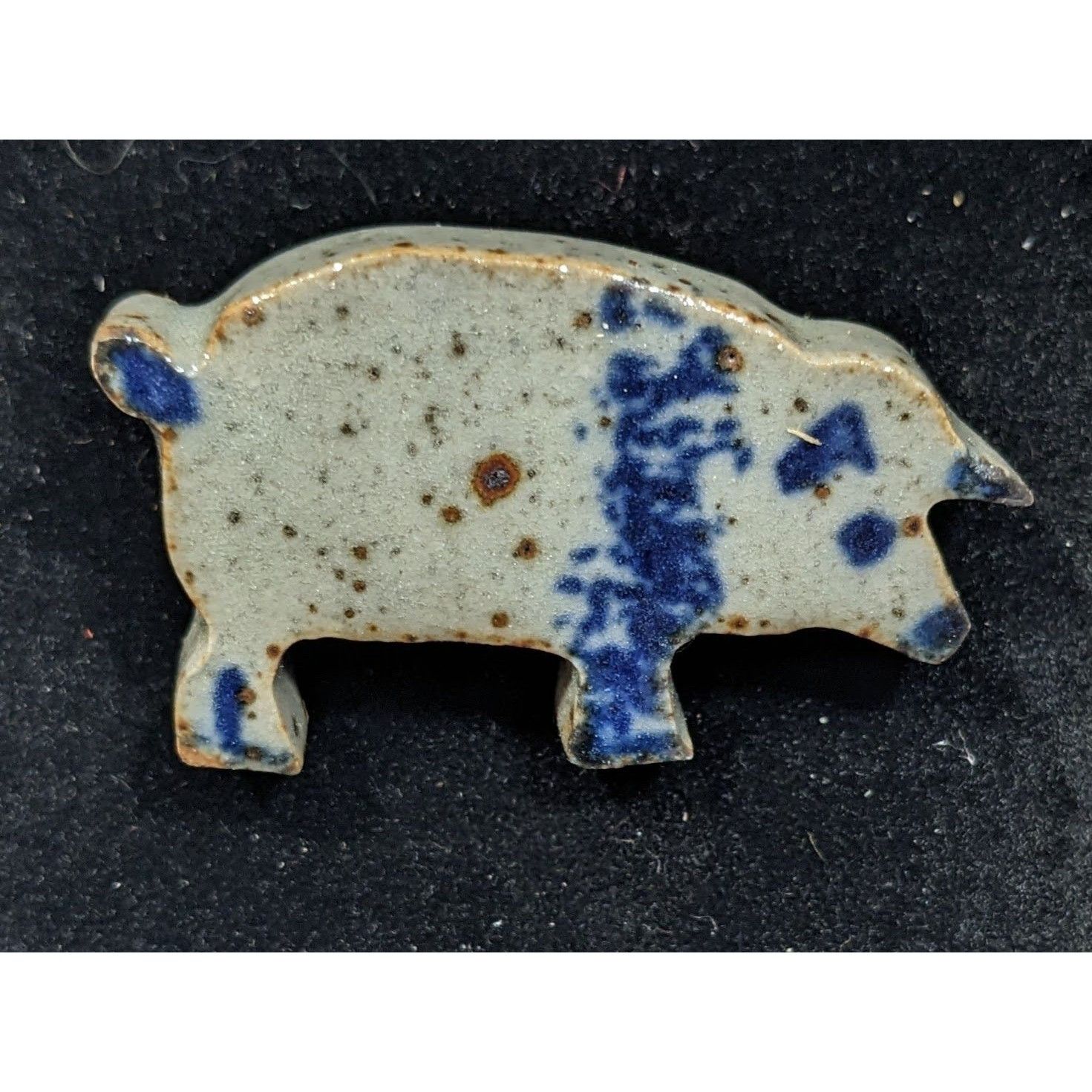 Other Cottagecore Pig Shaped Grey And Blue Ceramic Brooch Size ONE SIZE - 3 Thumbnail