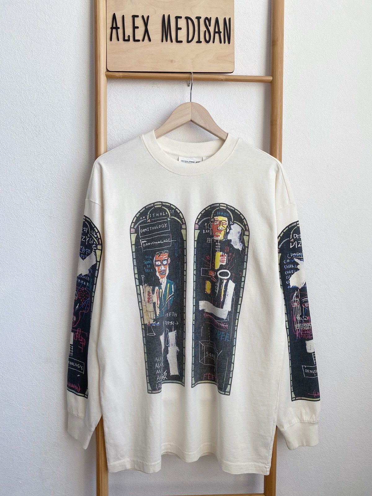 H&M × Jean-Michel Basquiat × Who Decides War WHO DECIDES WAR x BASQUIAT x H&M LONG SLEEVE RELAXED T-SHIRT Size US S / EU 44-46 / 1 - 3 Thumbnail