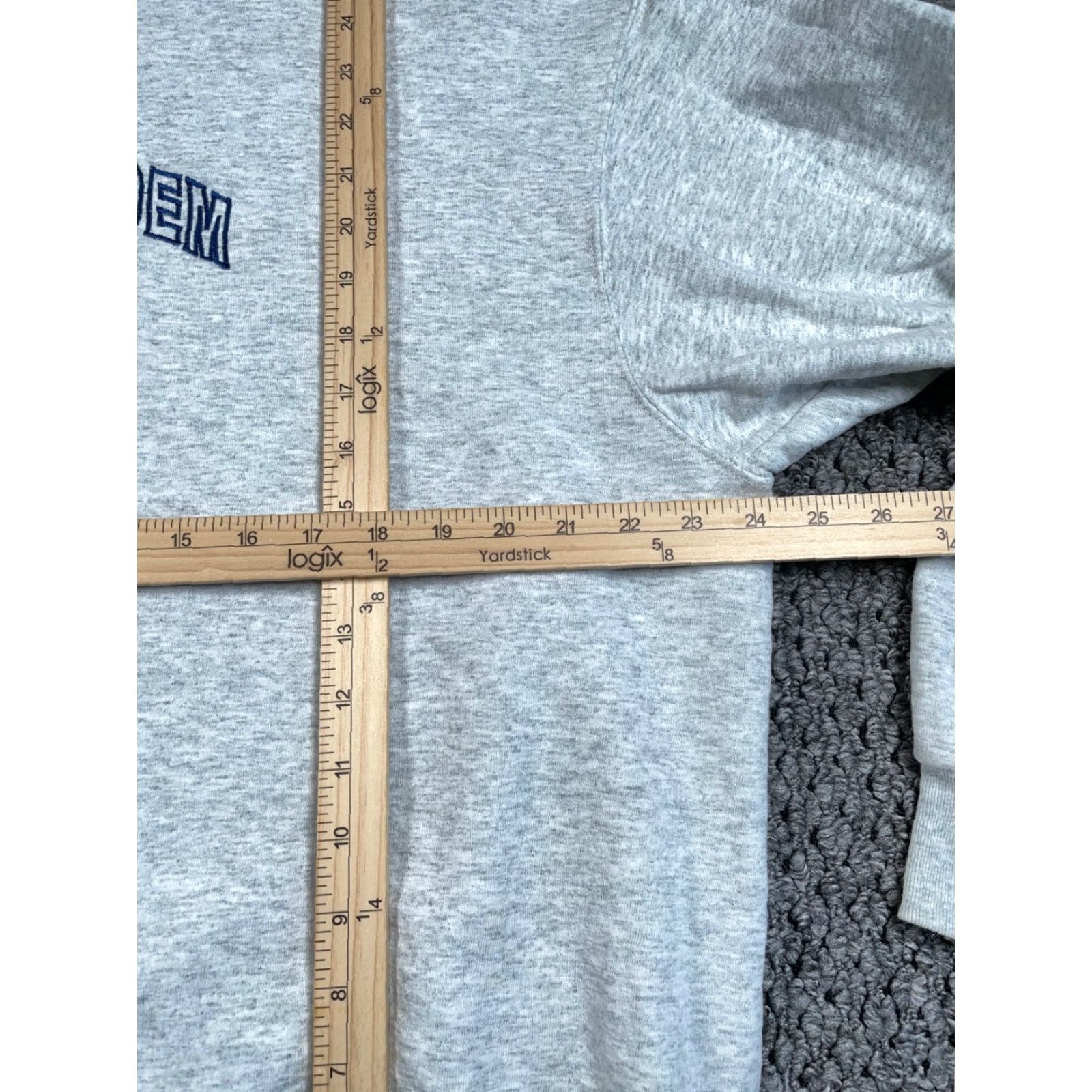 Fruit Of The Loom VINTAGE Fruit of the Loom Sweatshirt Shirt Adult XL Gray Texas Hold 'Em Embroidered 90s Retro Gambling Mens Size US XL / EU 56 / 4 - 5 Thumbnail