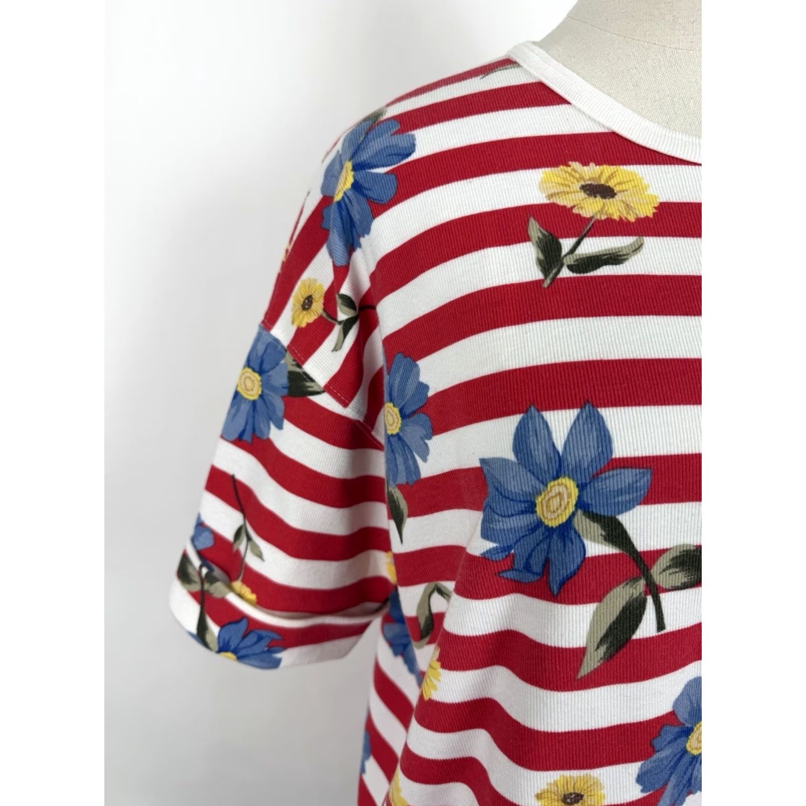 Nautica VINTAGE Michael Carrie Shirt Womens XL Red Striped T-Shirt Jersey Cotton Blend Ribbed Tee 80s 90s Nautical Flower Retro Size XL / US 12-14 / IT 48-50 - 4 Thumbnail