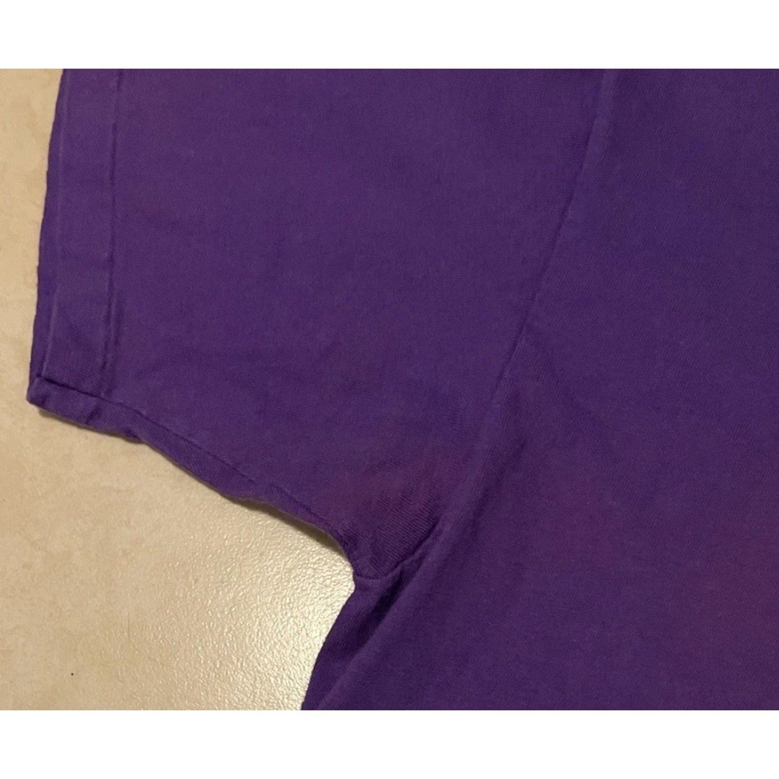 Vintage VINTAGE 90s University of Washington Faded Shirt M Purple Mens T-Shirt College Grunge Track PE Huskies Virginia? Size US M / EU 48-50 / 2 - 5 Thumbnail
