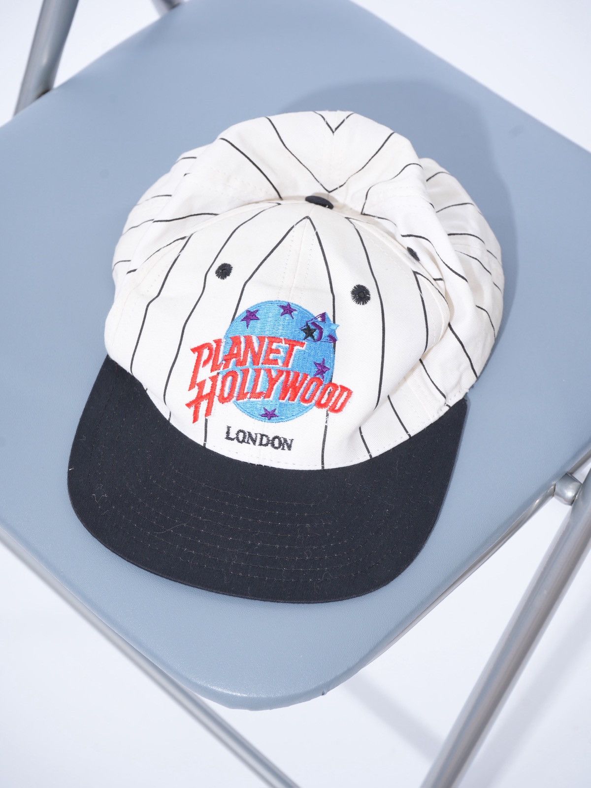 Planet Hollywood 1995 vintage Pinstripe Planet Hollywood London Snapback Hat Size ONE SIZE - 1 Thumbnail
