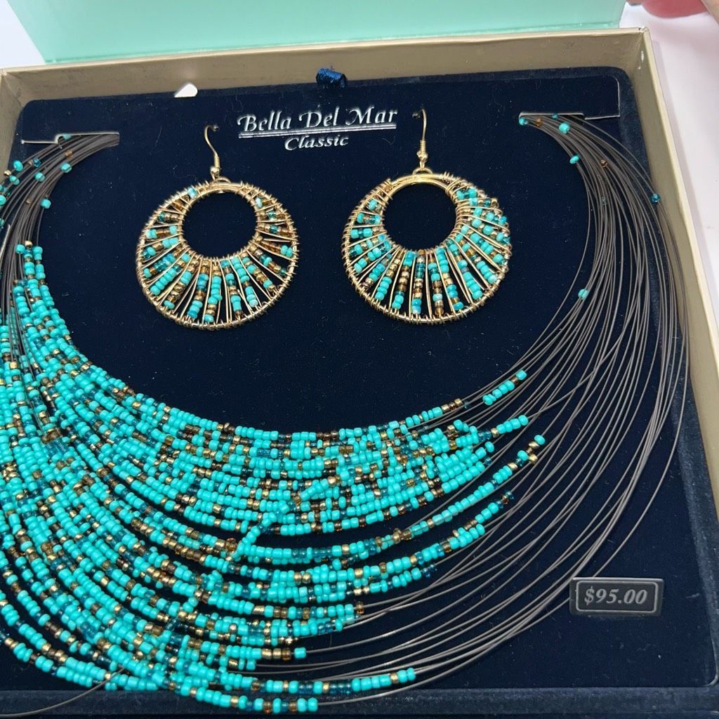 Bella Del Mar Vintage Turquoise and Wire Jewelry Suite
