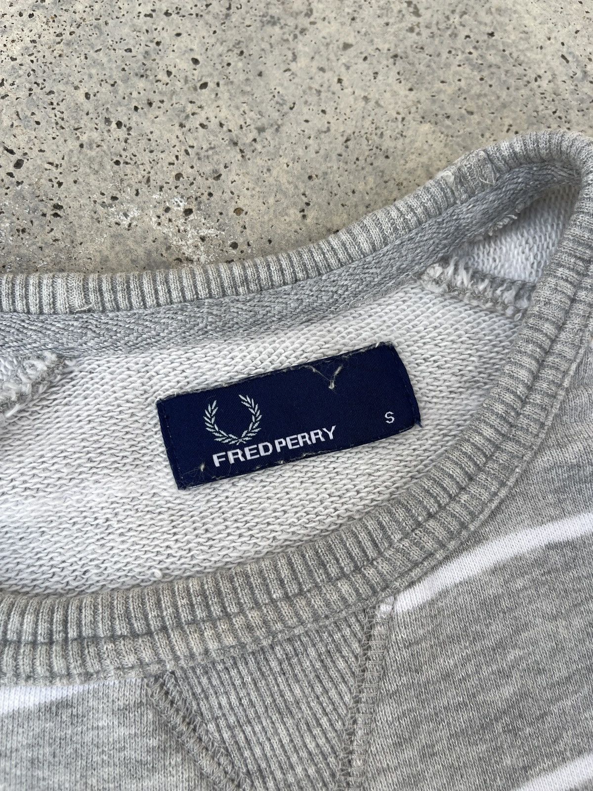 Fred Perry × Vintage Fred Perry Small Logo Stripes Sweatshirt Size US L / EU 52-54 / 3 - 8 Thumbnail