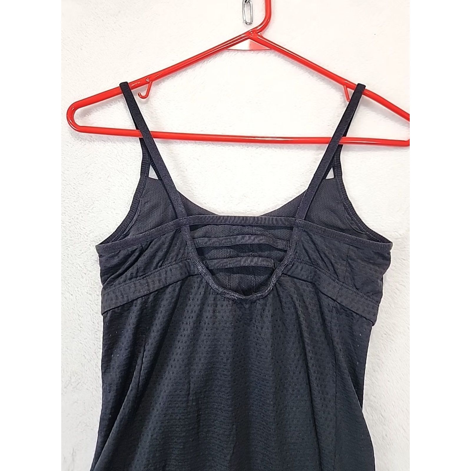 Athleta Athleta Tank Women's S Spaghetti Strap Textured Black Racerback Ruched Veg Black Yoga Activewear Shirt Sleeveless Size S / US 4 / IT 40 - 5 Thumbnail