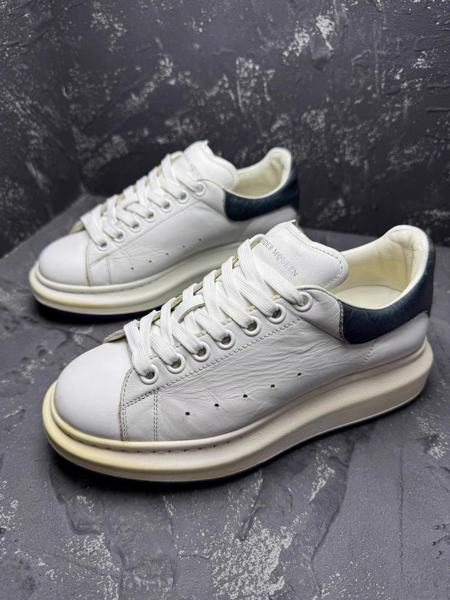 Alexander McQueen Alexander McQueen White Sneakers with Blue Heel Tab Q10 Size US 6.5 / EU 39-40 - 2 Thumbnail