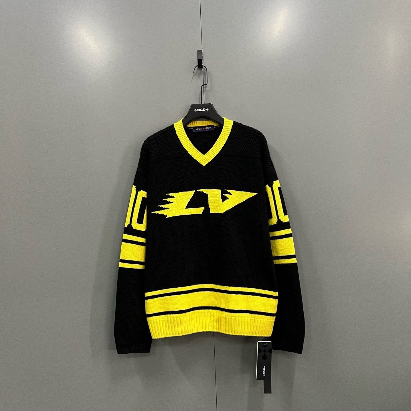 Louis Vuitton Louis Vuitton Knit Sweater m Men Size US M / EU 48-50 / 2 - 1 Thumbnail