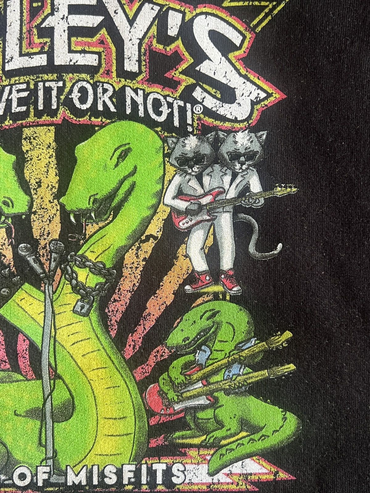 Gildan Ripley's Believe It or Not large Rare Hoodie Band Of Misfits Size US L / EU 52-54 / 3 - 4 Thumbnail
