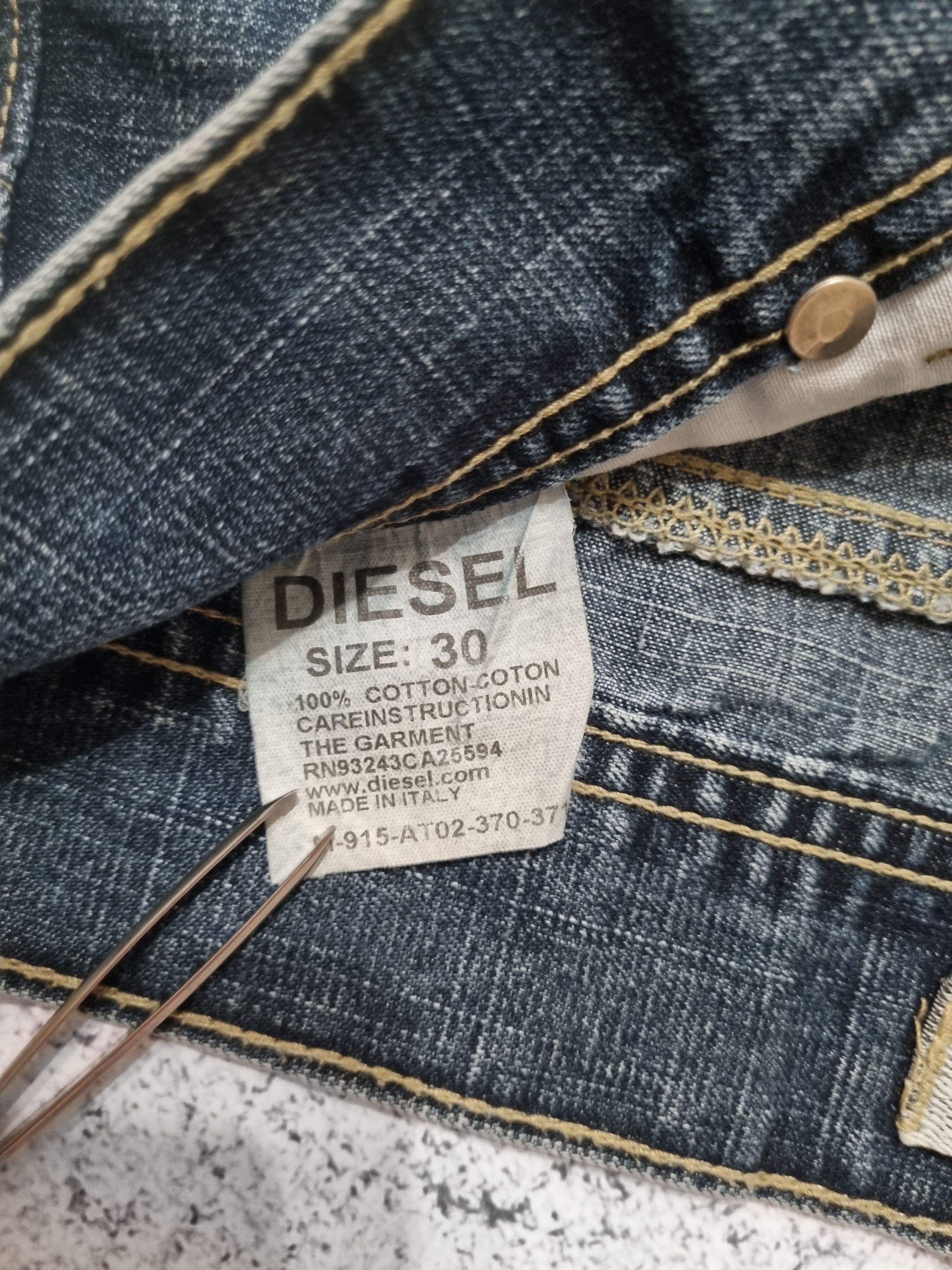 Diesel Vintage Diesel Avant Garde Jeans Mini Skirt Y2K Size 30" / US 8 / IT 44 - 11 Thumbnail