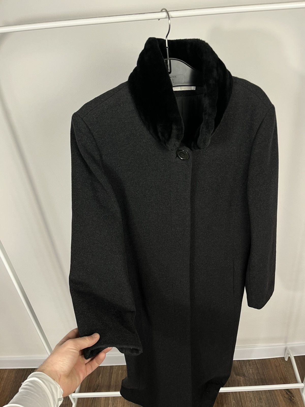 Other Women’s Cashmere Wool Coat with Faux Fur Collar EU 42 Size M / US 6-8 / IT 42-44 - 4 Thumbnail