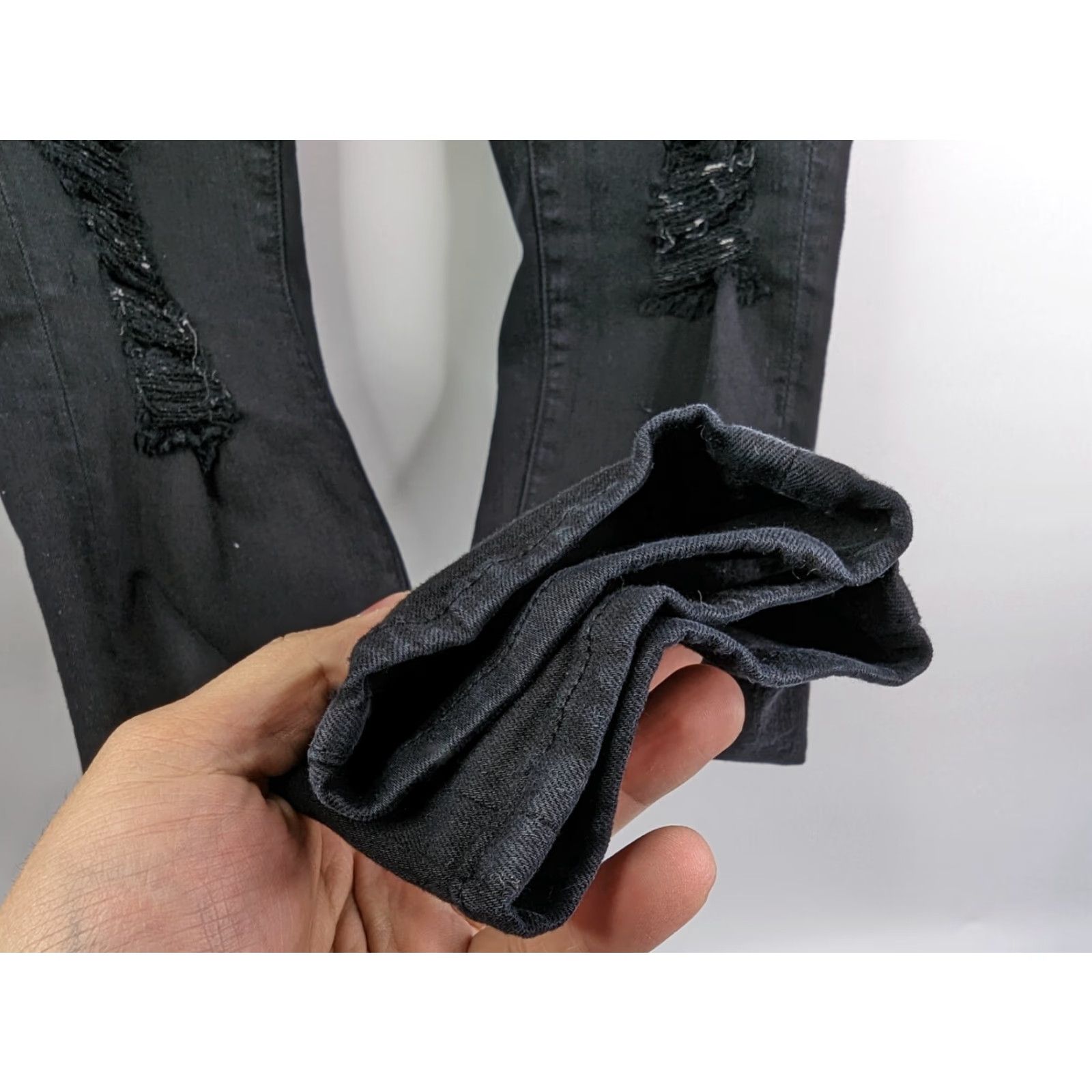 Frame **FRAME Le Skinny De Jeanne Designer Women's Black Skinny Jeans** User: **Film Noir Ripped Black Skinny Jeans - FRAME Le Skinny De Jeanne** Size 29" - 4 Thumbnail