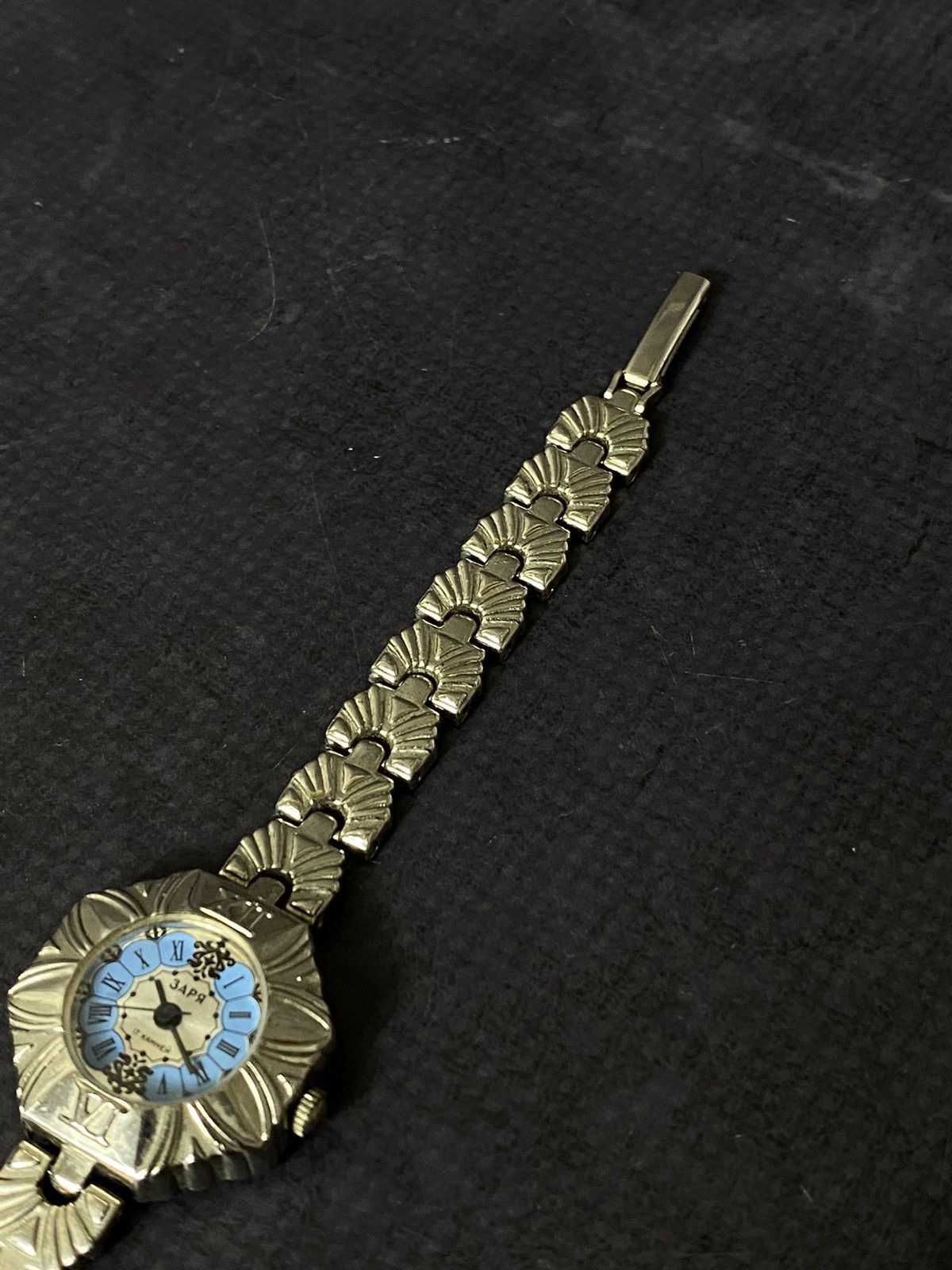 Jewelry Vintage Zarya 17 Jewels Watch with Elegant Silver-Tone Size ONE SIZE - 5 Thumbnail