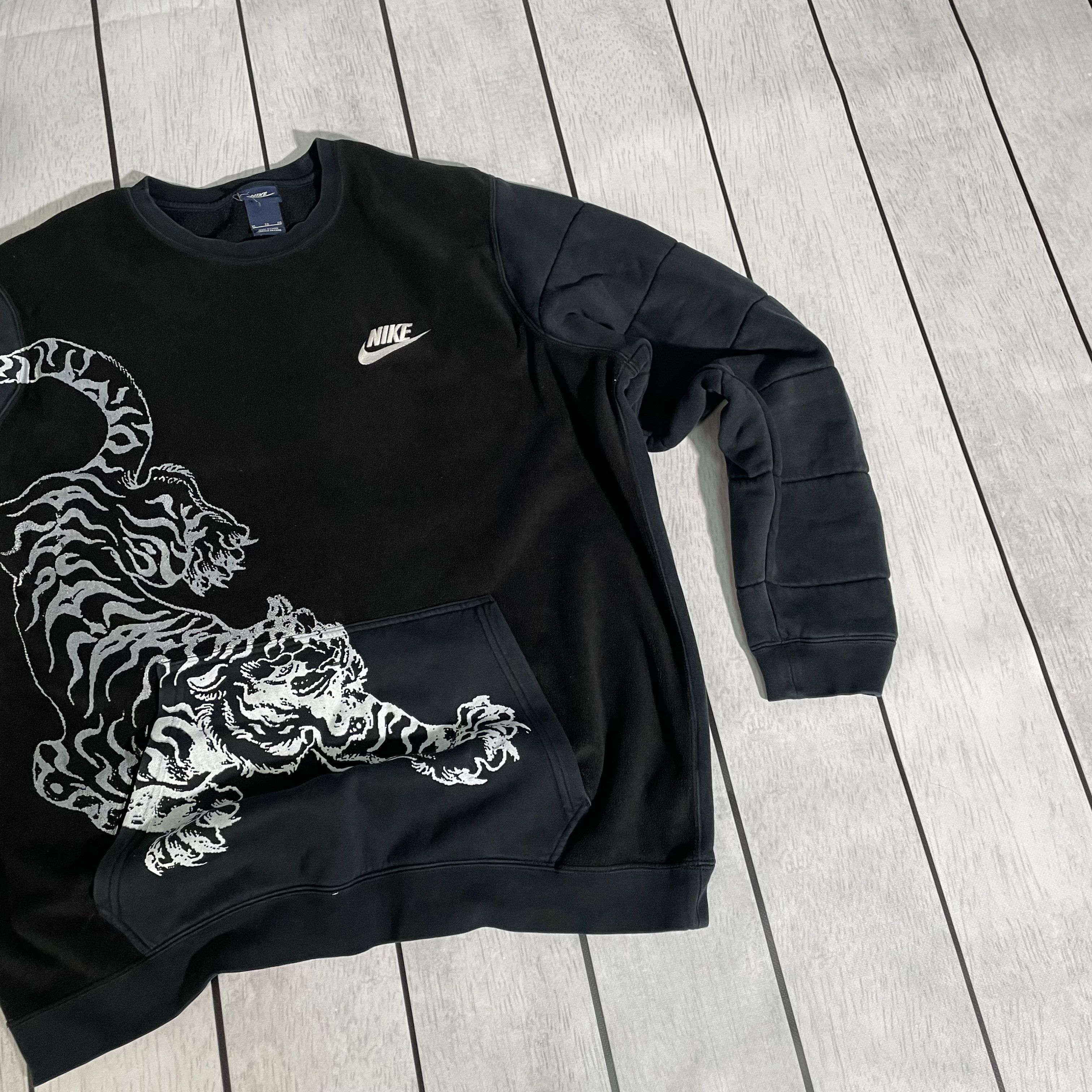Nike Nike sweatshirt grunge alt rare y2k custom Tiger 1of1 sz XL Size US XL / EU 56 / 4 - 4 Thumbnail