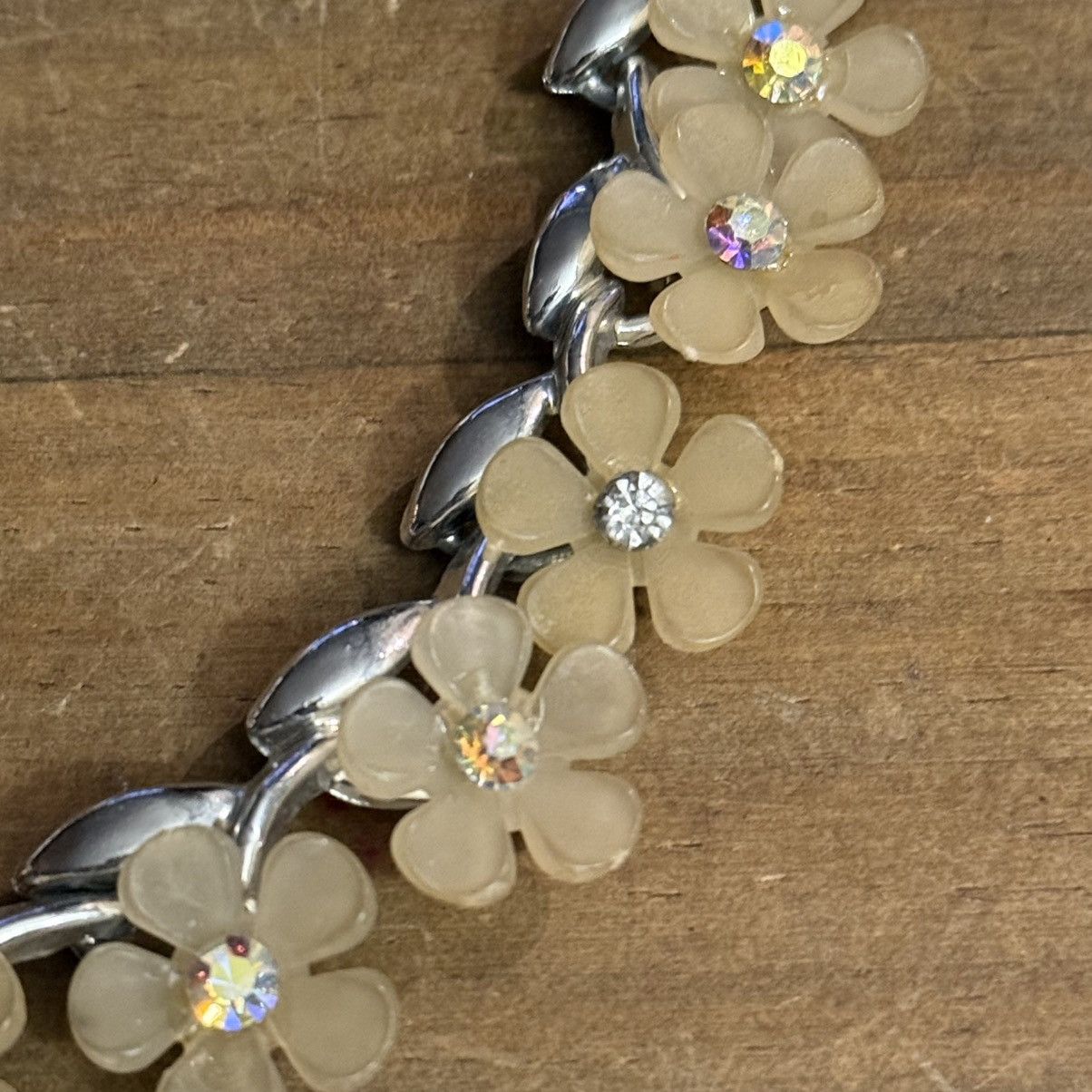 Vintage Vintage silver tone yellow Plumeria flowers necklace Size ONE SIZE - 4 Thumbnail