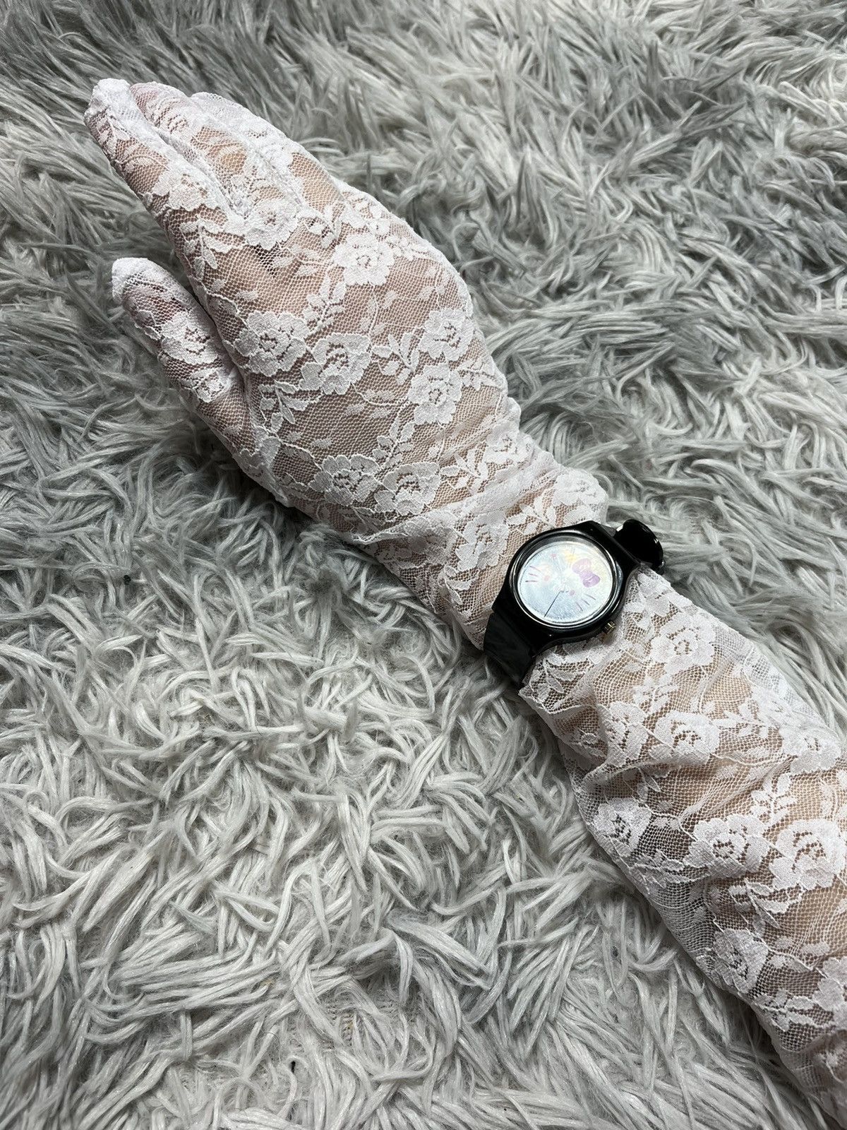 Japanese Brand Hello Kitty Black Quartz Watch – Cute & Minimalist Size ONE SIZE - 3 Thumbnail