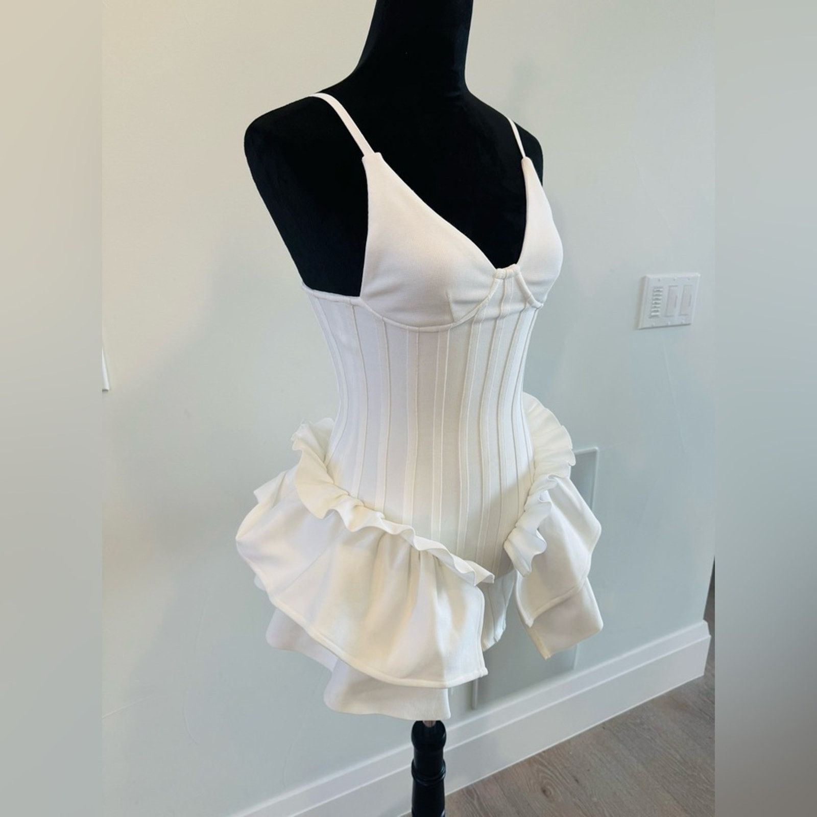 Other Luxe White Sleeveless Bodycon Dress size XS Size XS / US 0-2 / IT 36-38 - 5 Thumbnail