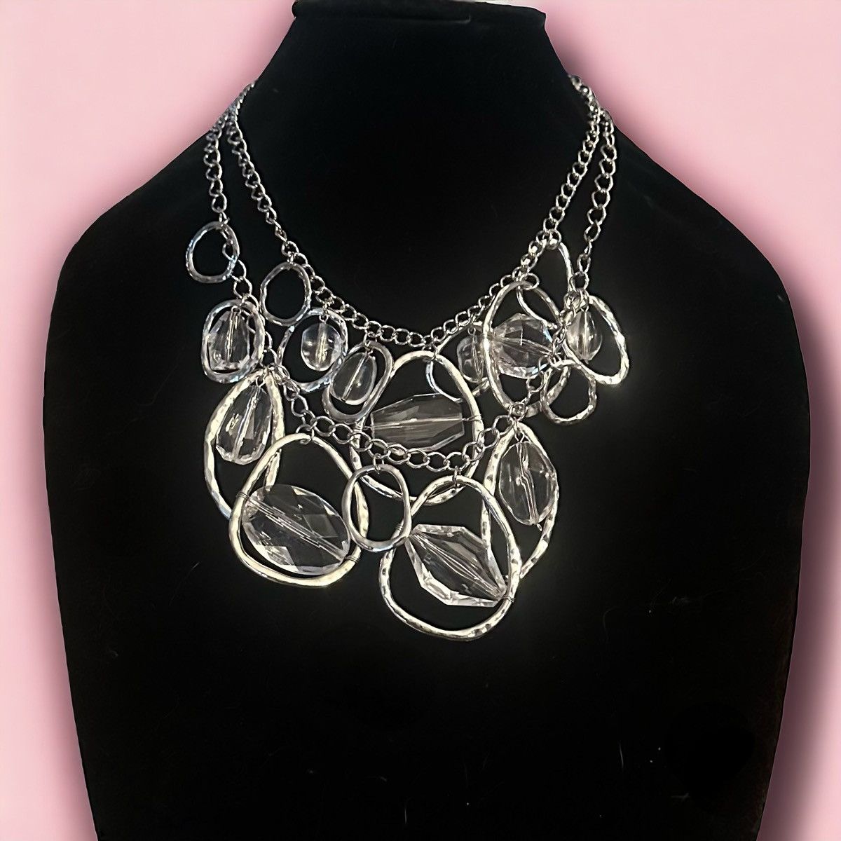 Other Chunky multi layered links and clear lucite bib necklace Size ONE SIZE - 1 Thumbnail