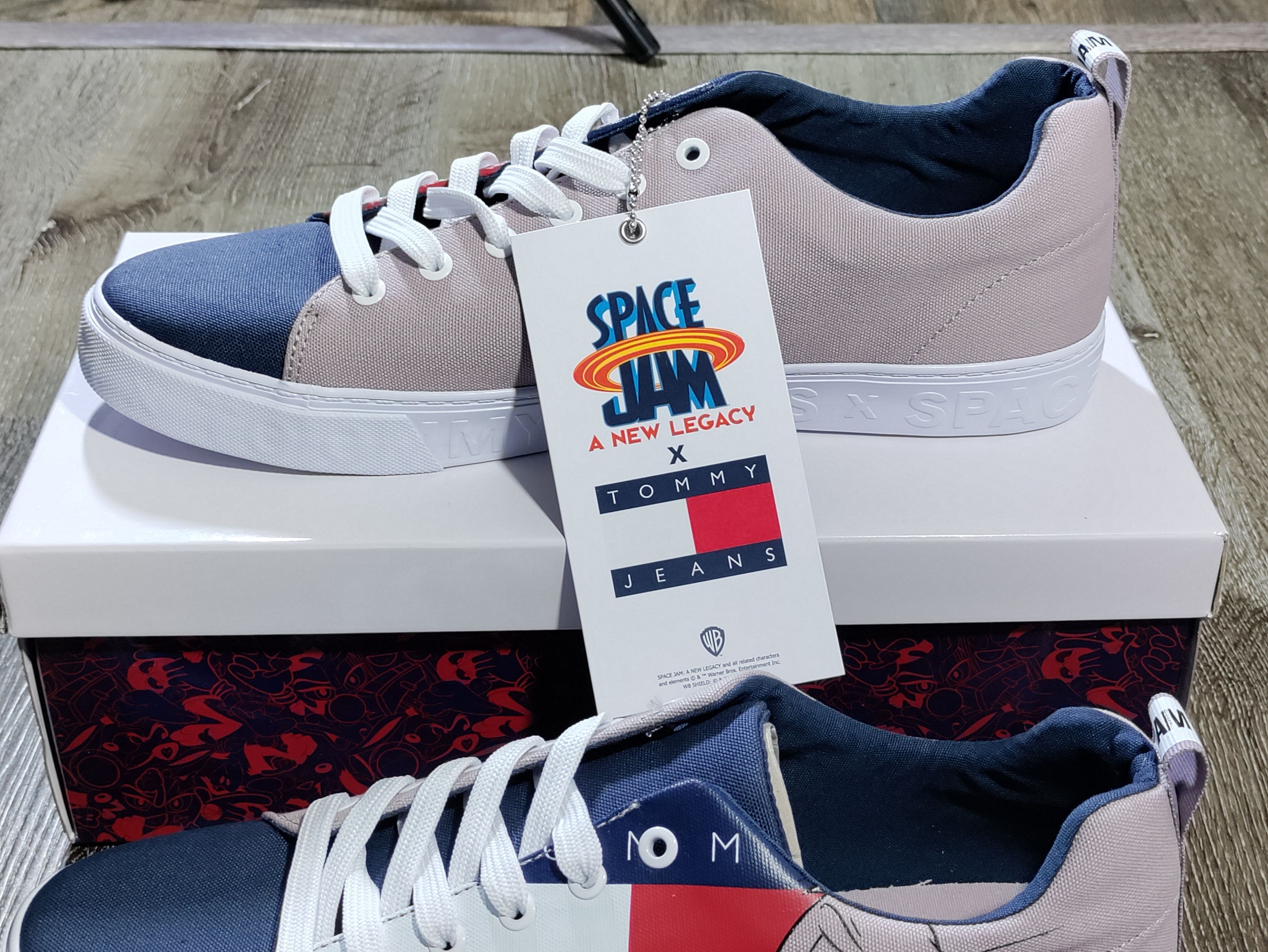 Tommy Hilfiger Tommy Hilfiger X Space Jam Sneakers Size US 12 / EU 45 - 9 Thumbnail