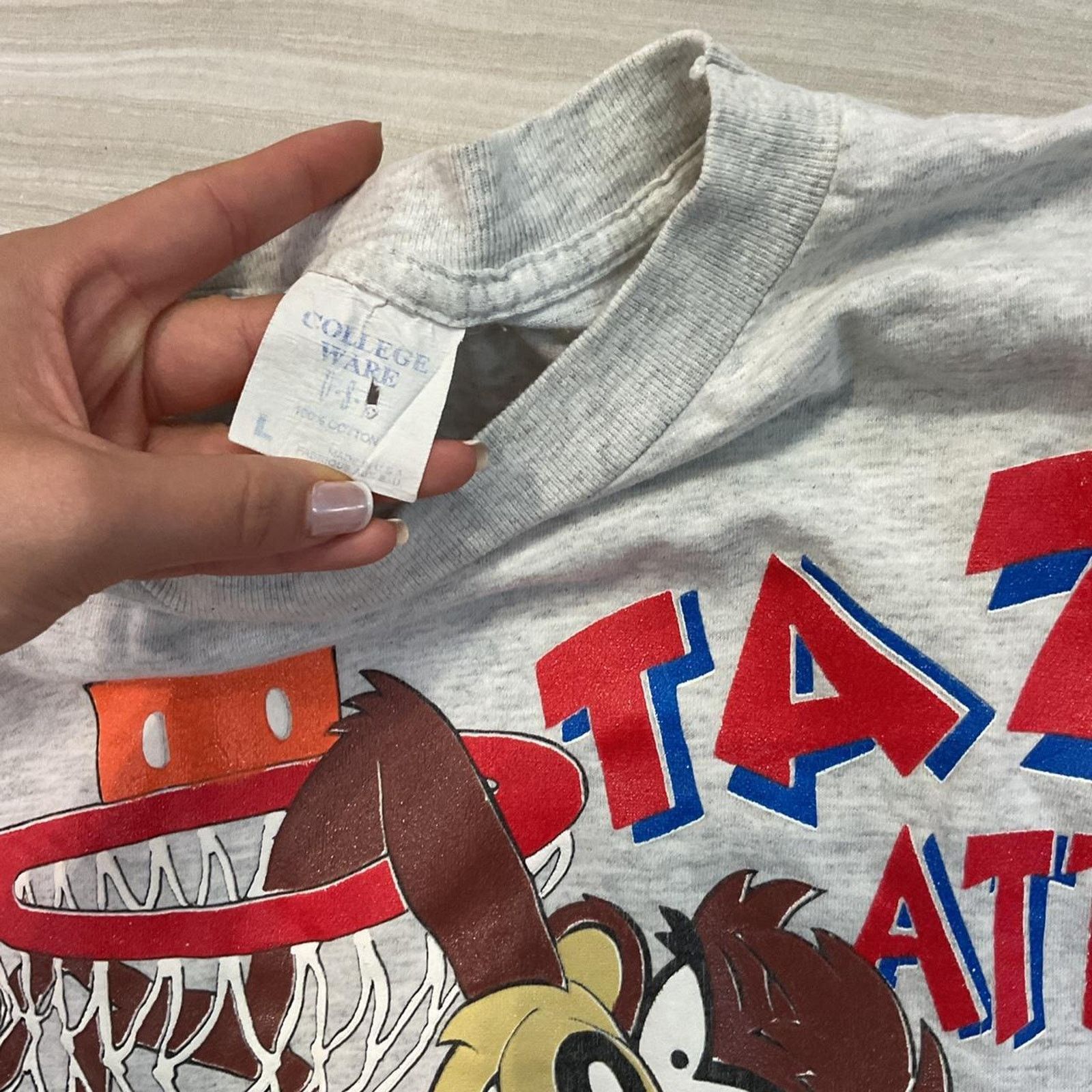 1990s Vintage Taz tasmanian devil duke basketball t-shirt