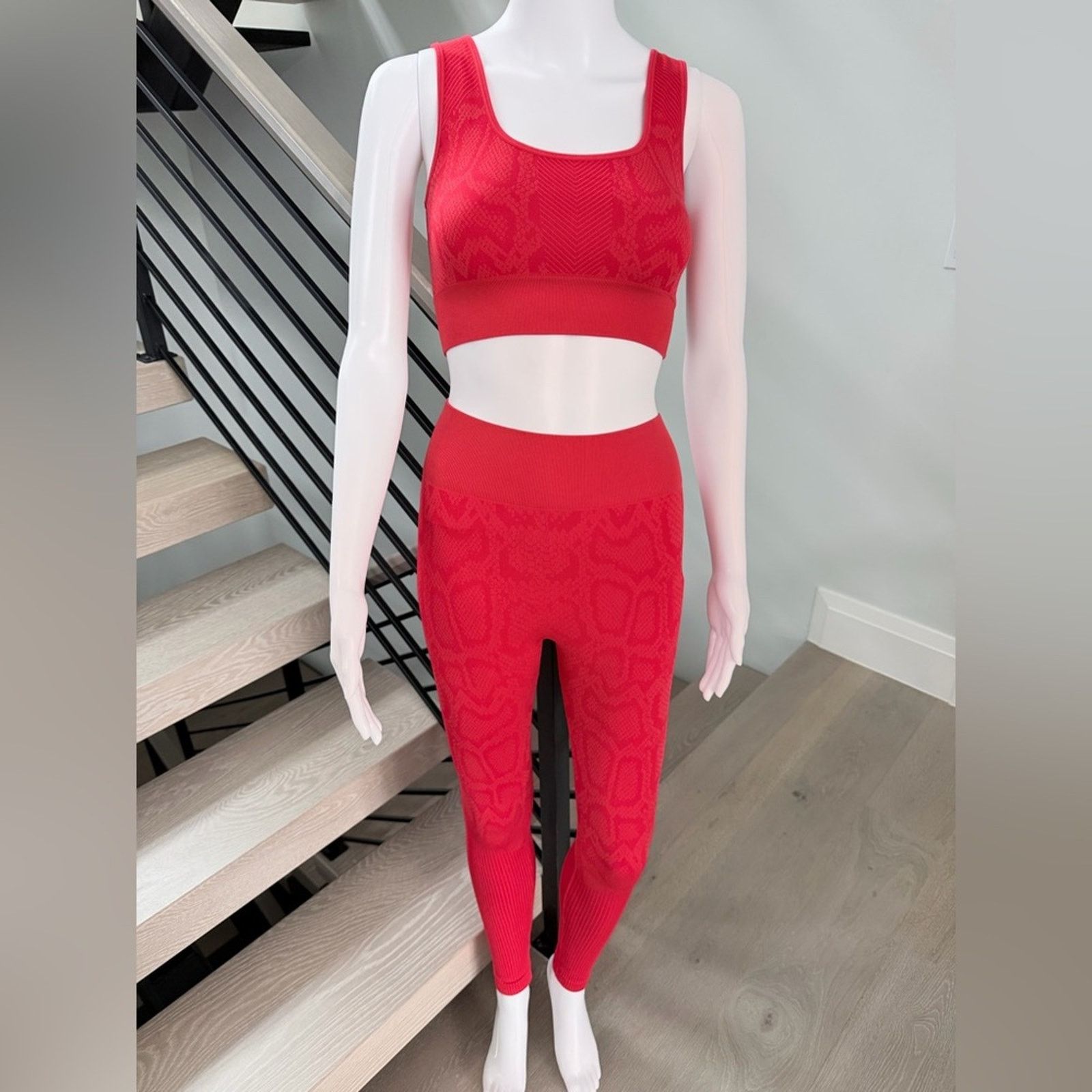 Other Yoga Gym Fitness Lounge Red Two-Piece Activewear Set Size 26" / US 2 / IT 38 - 4 Thumbnail