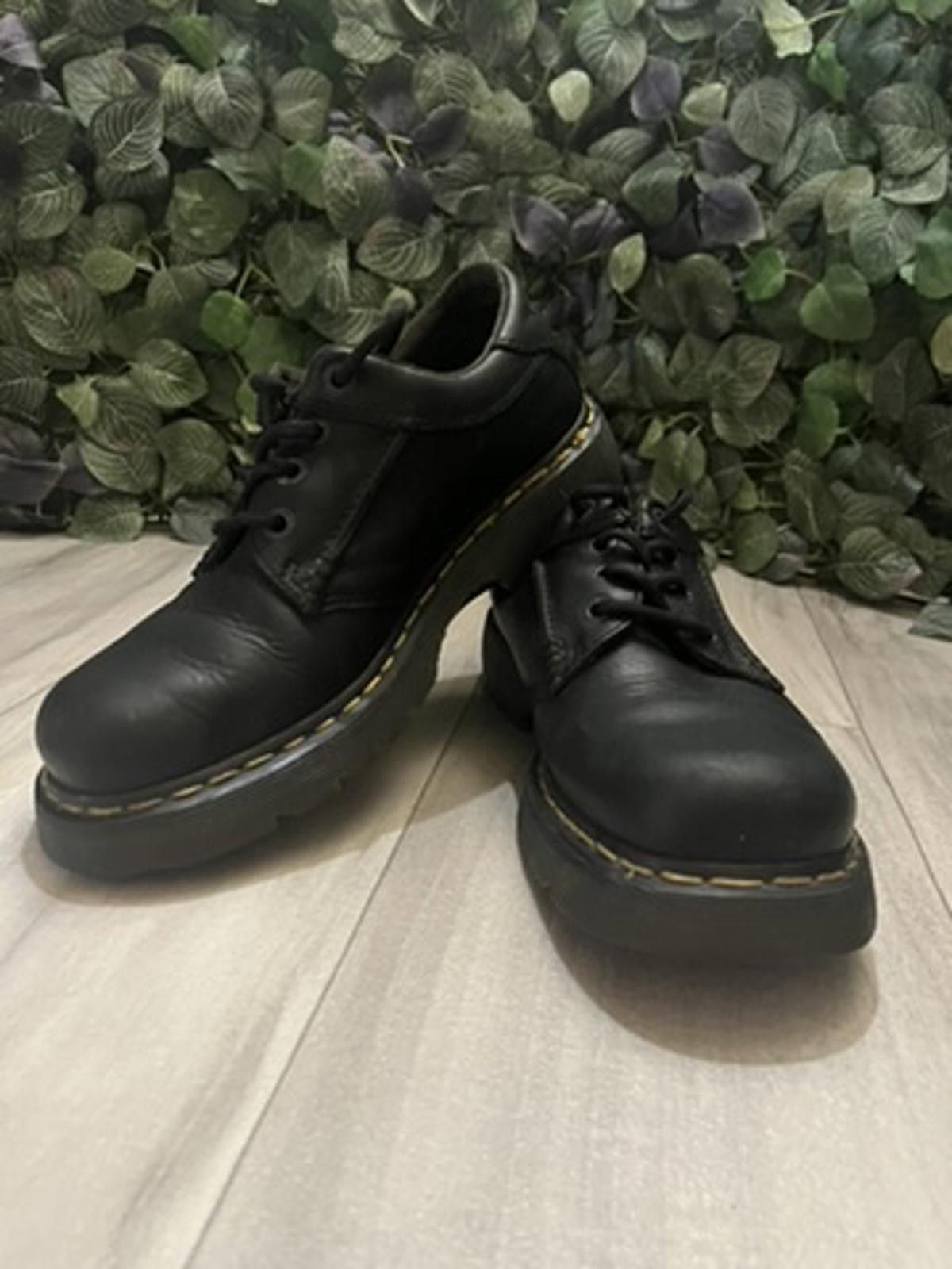 Dr. Martens Dr. Martens Black Leather Oxford Shoes Size US 10 / EU 43 - 7 Thumbnail