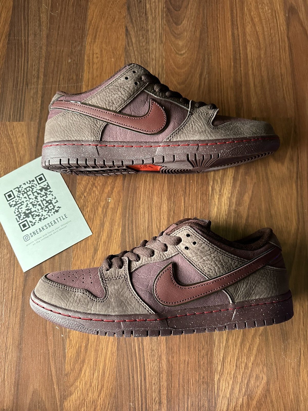 Pre-owned Nike Sb Dunk Low City Of Love Burgundy Size 11m Fn0619-600 Shoes