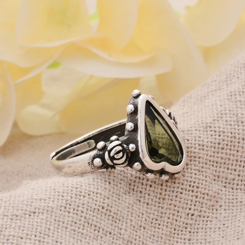 Designer × Jewelry Love Heart Shiny Crystal Ring Size ONE SIZE - 4 Thumbnail