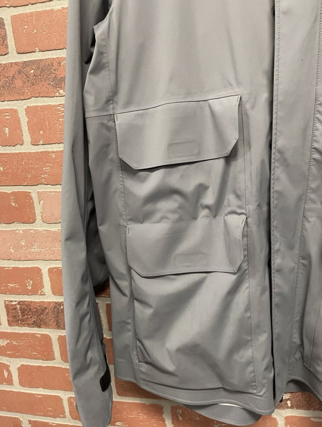 Canada Goose Size L - Canada Goose Reflective Mens Lightweight Jacket Size US L / EU 52-54 / 3 - 10 Thumbnail
